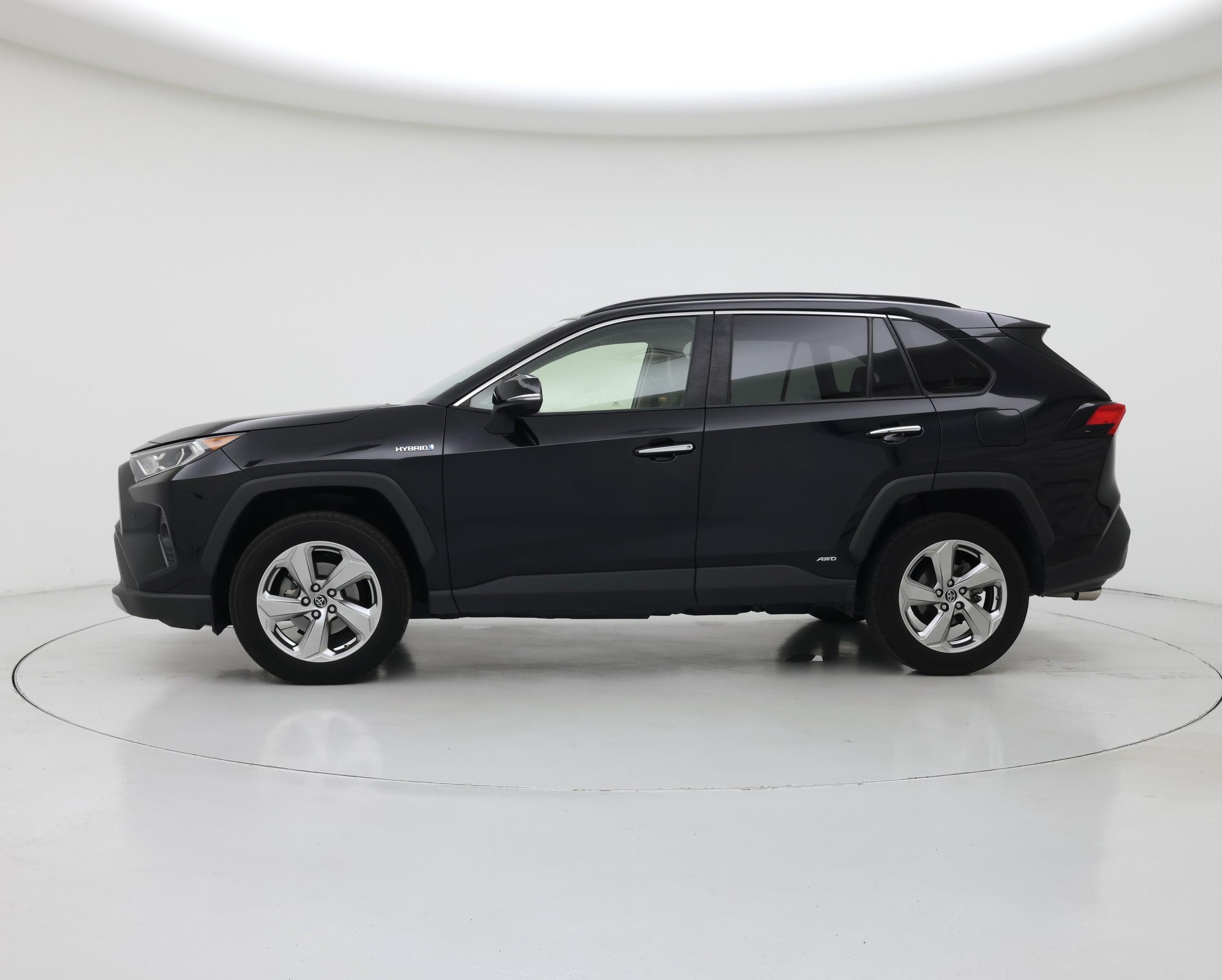 Thumbnail: 2019 Toyota RAV4 - 3