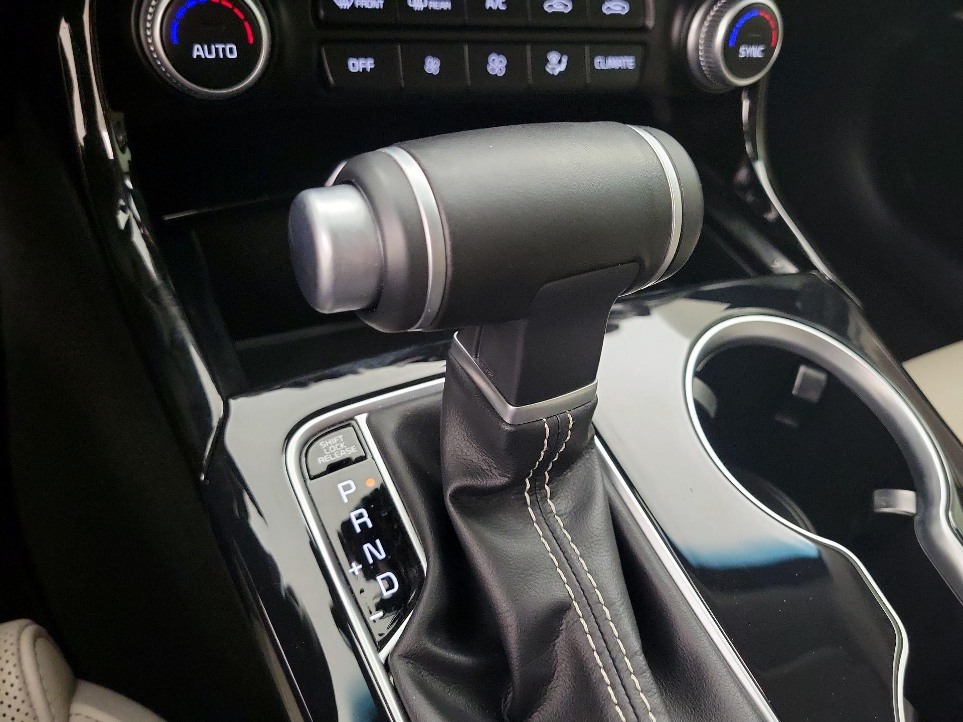 Thumbnail: 2019 Kia Stinger - 17