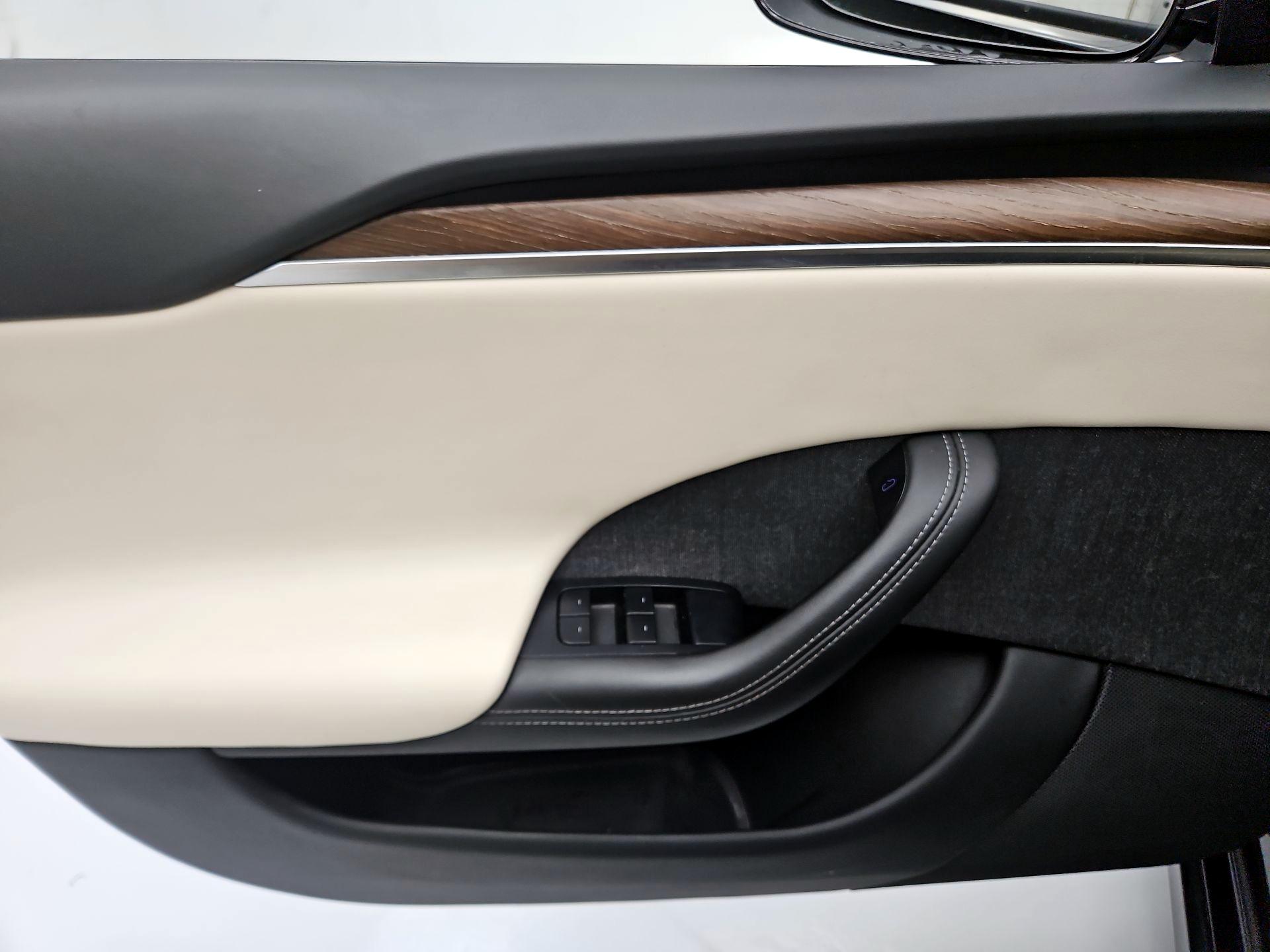 Thumbnail: 2021 Tesla Model S - 12
