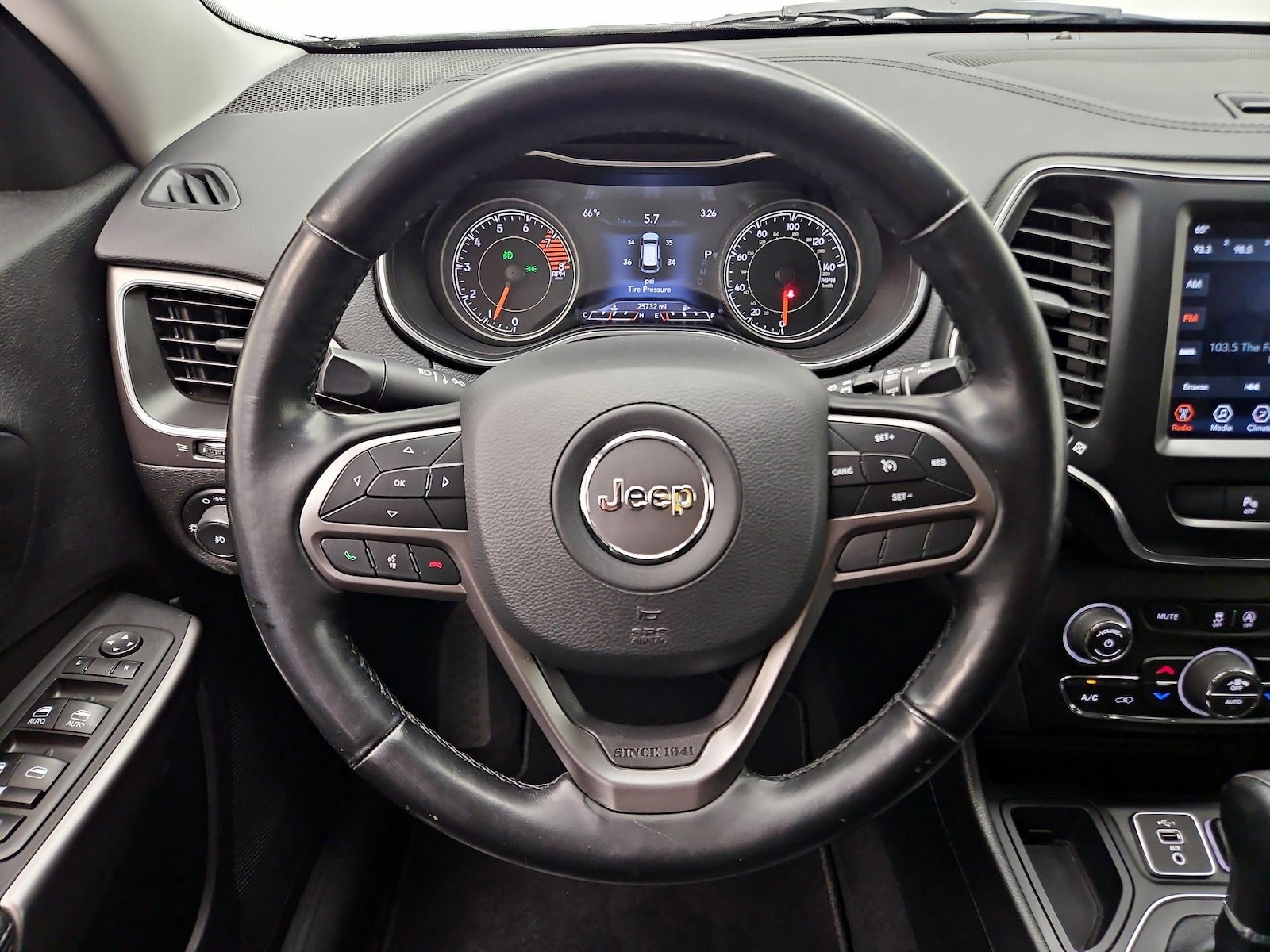 2021 Jeep Cherokee Latitude Lux - Photo 11