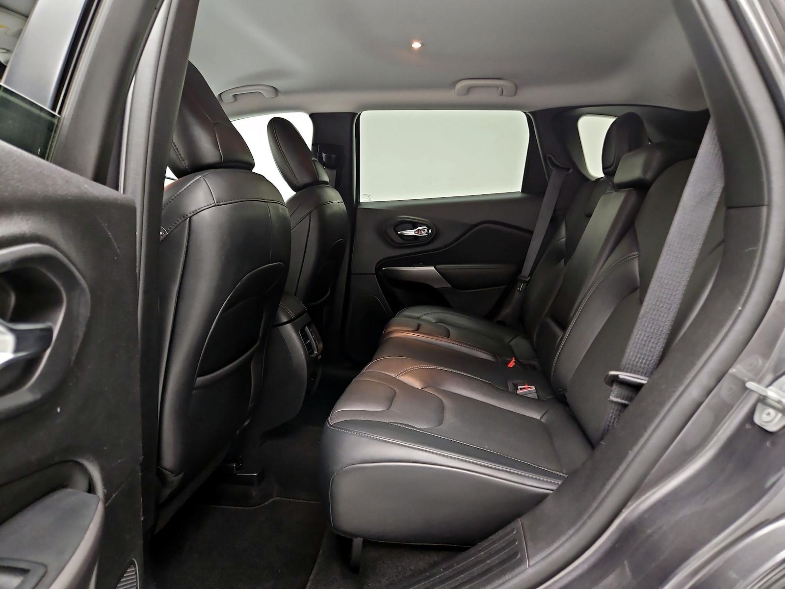 2021 Jeep Cherokee Latitude Lux - Photo 20