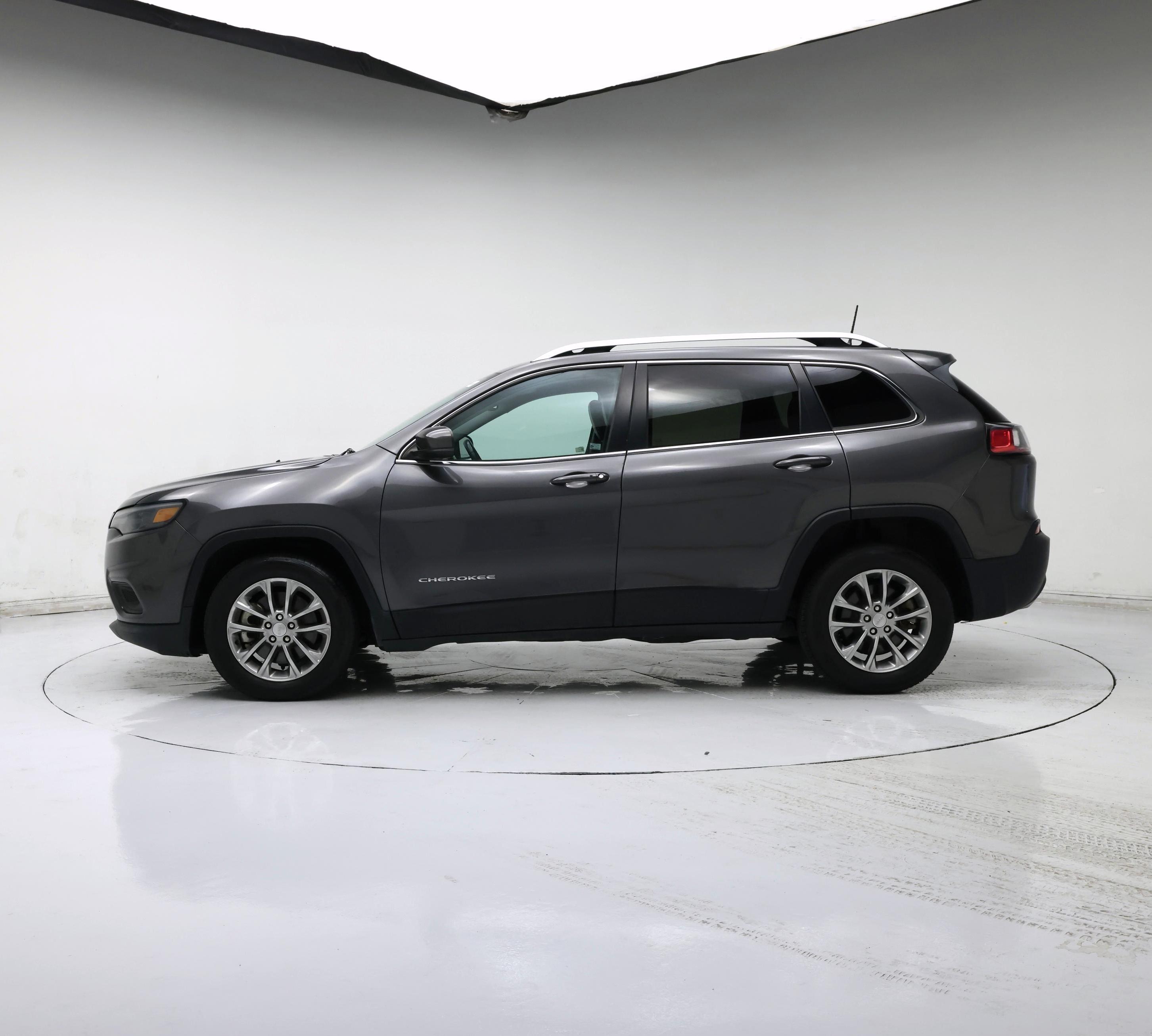 Thumbnail: 2021 Jeep Cherokee - 3