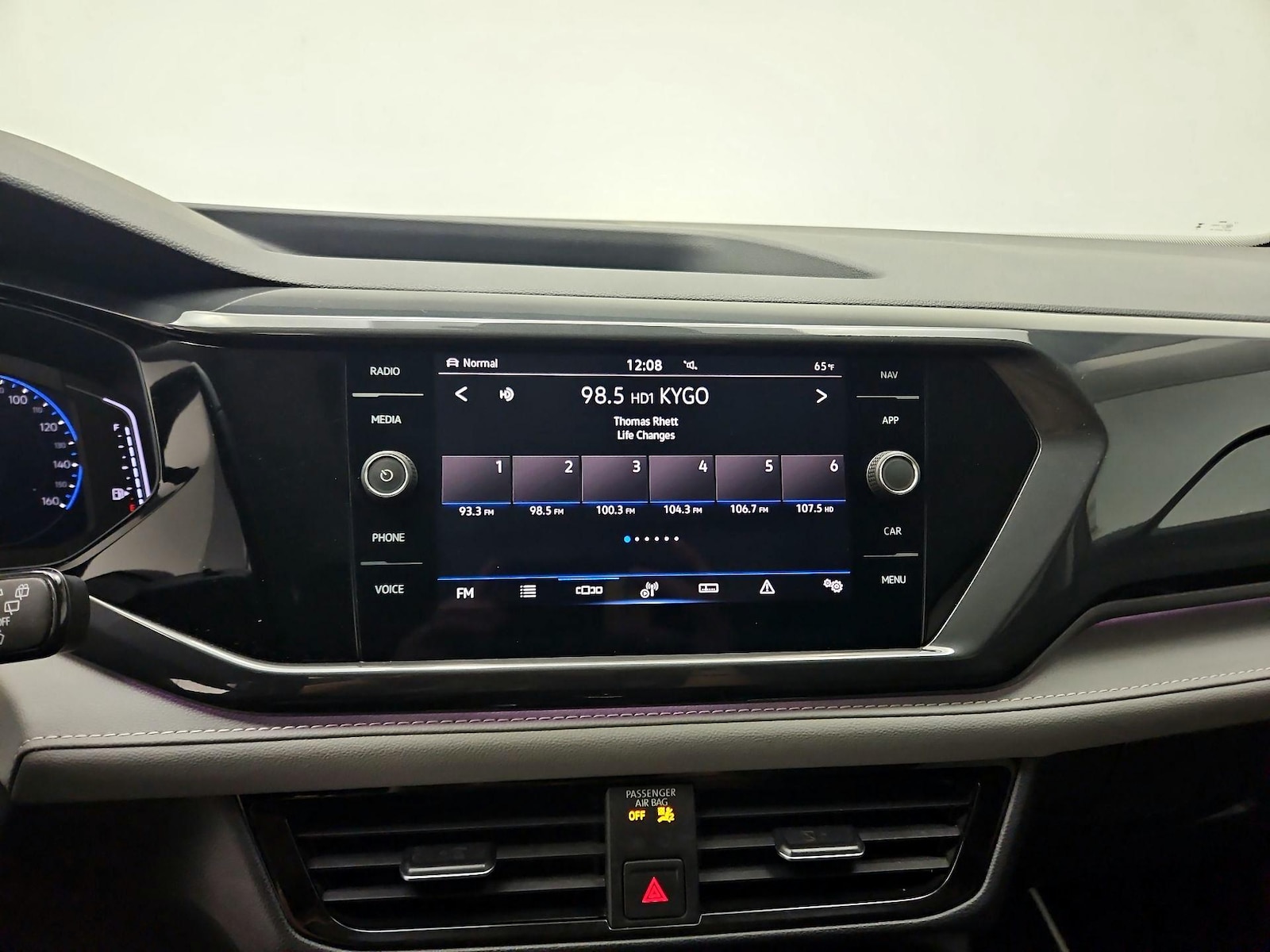 2023 Volkswagen Taos SEL - Photo 16