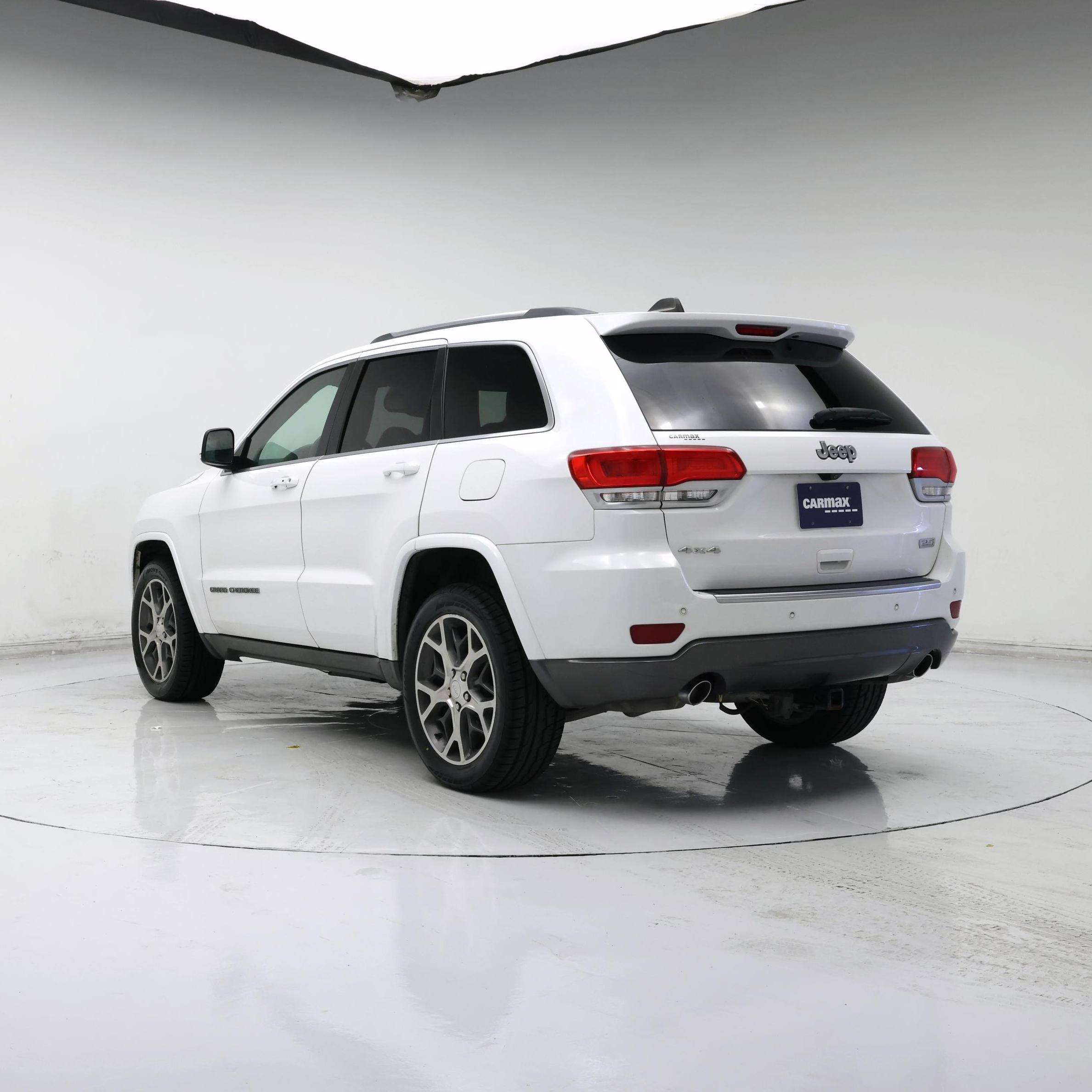 Thumbnail: 2018 Jeep Grand Cherokee - 2