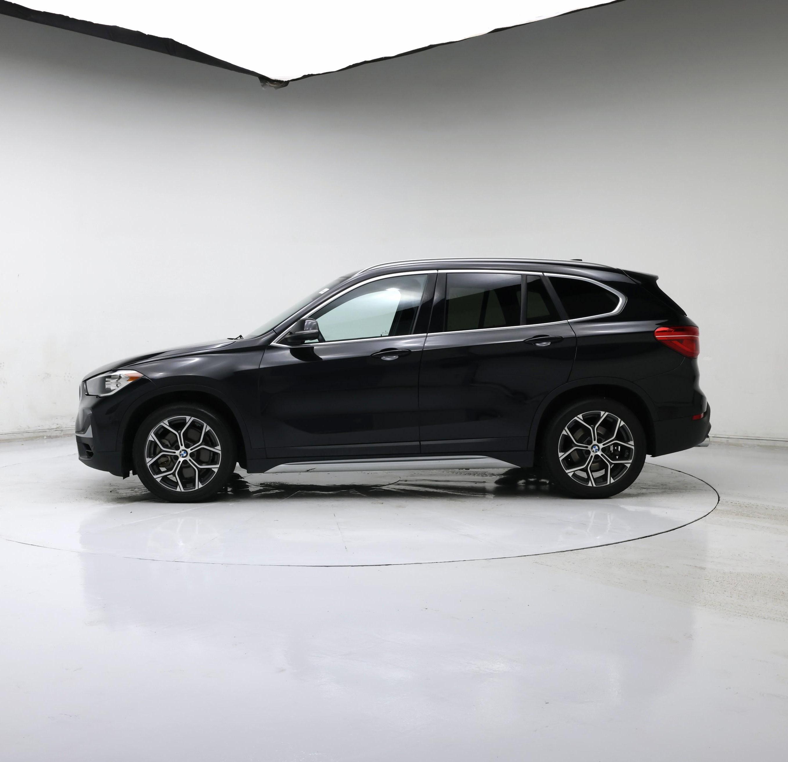 Thumbnail: 2022 BMW X1 - 3