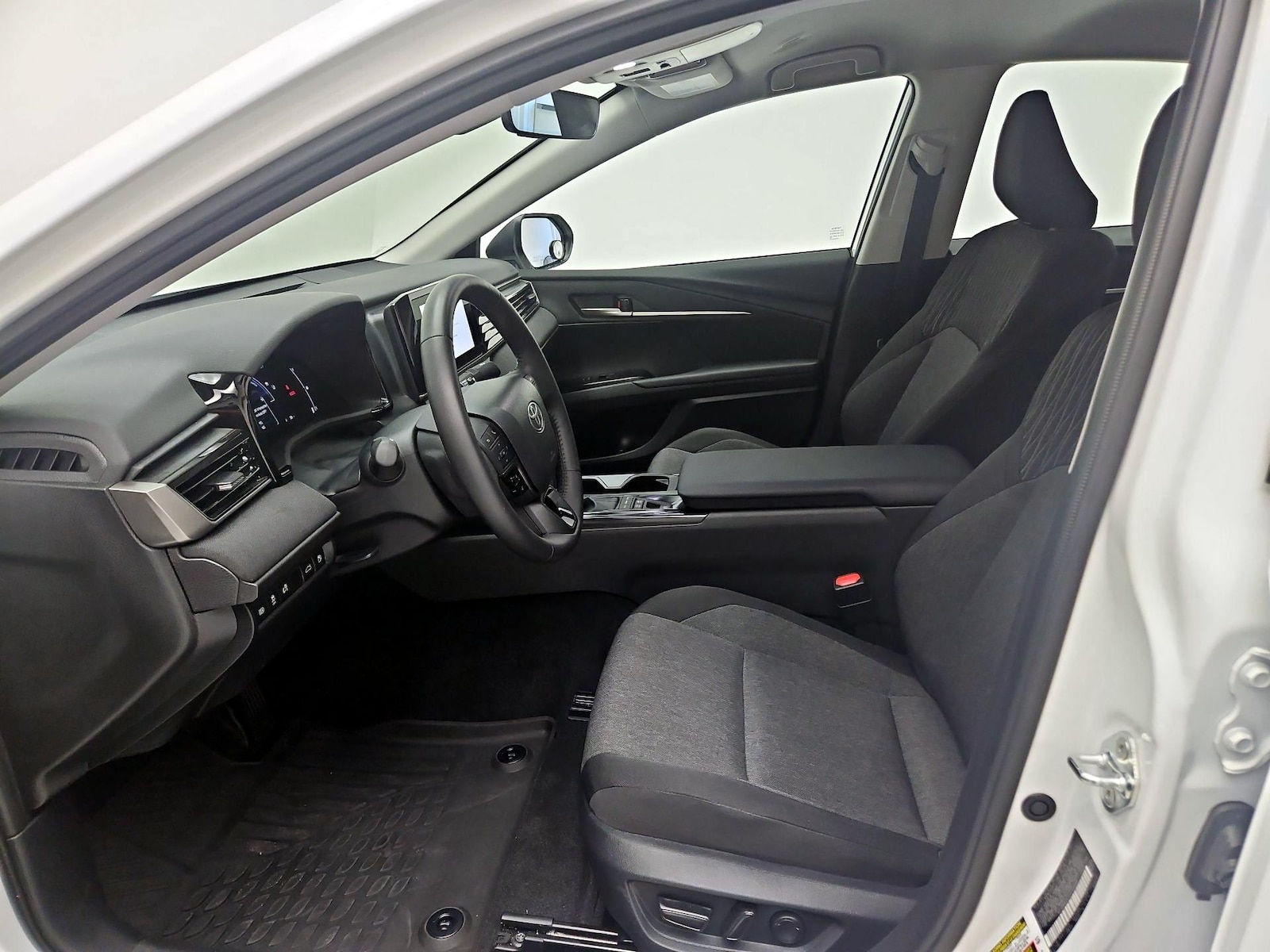 2026 Toyota Camry LE - Photo 12