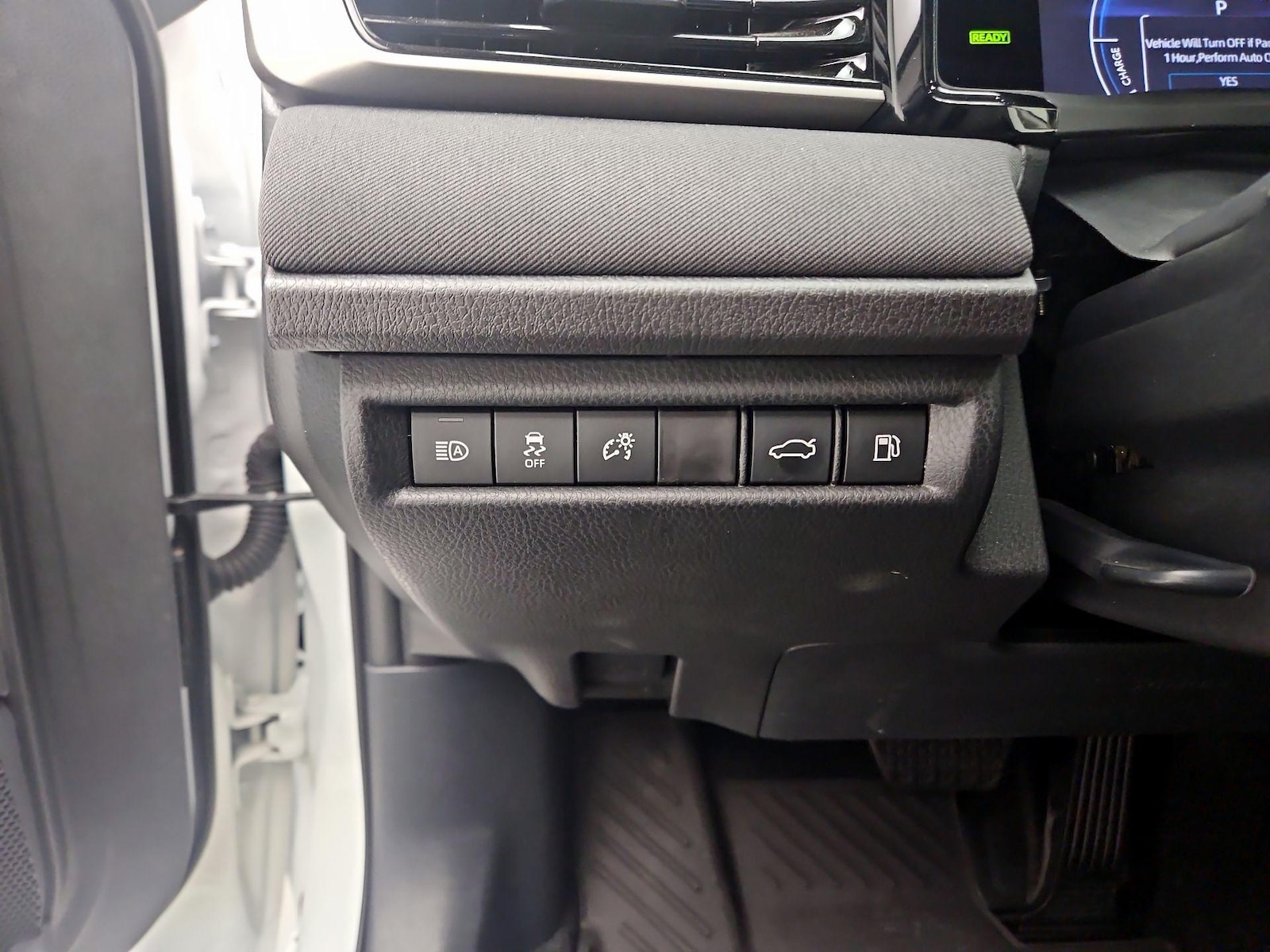 2026 Toyota Camry LE - Photo 14