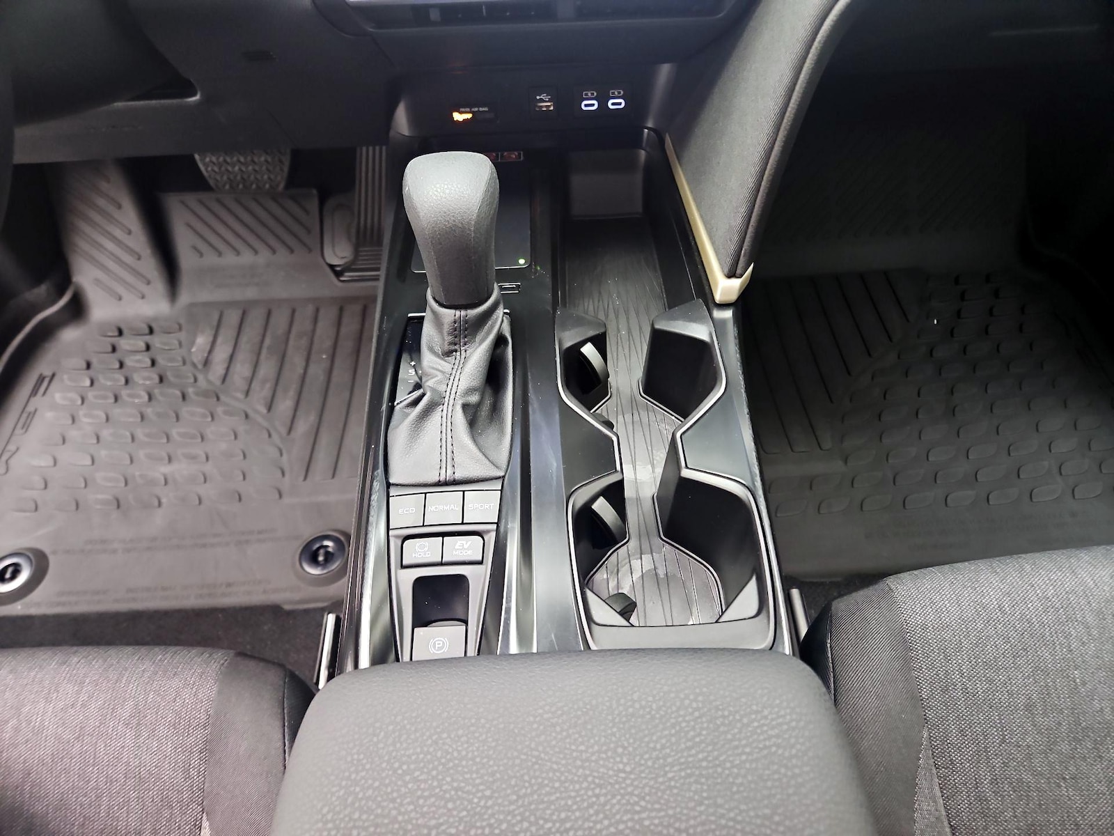 2026 Toyota Camry LE - Photo 18