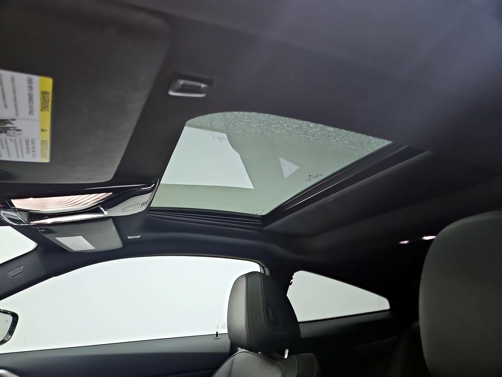 Sunroof(s) & Overhead Airbags
