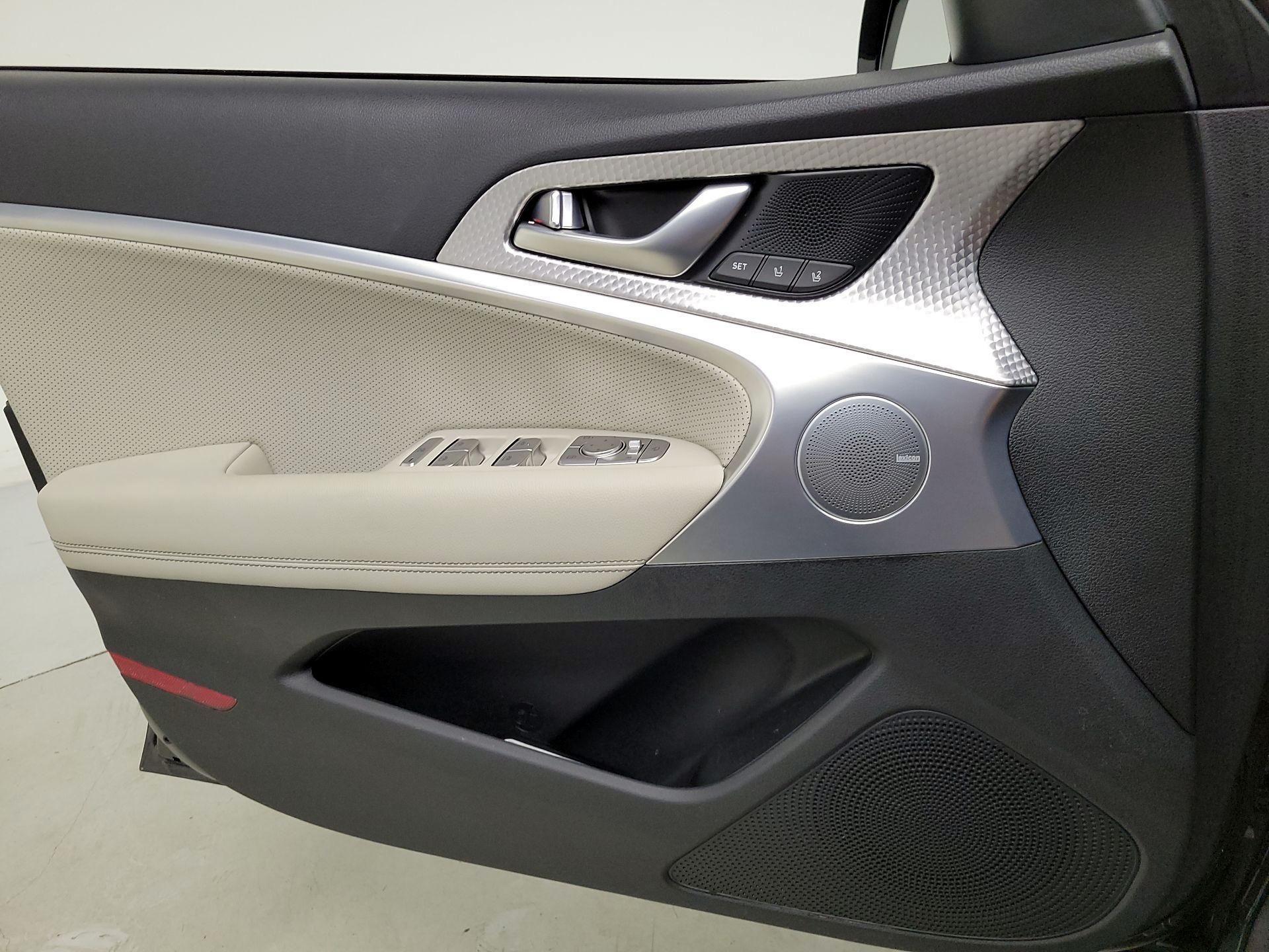 Thumbnail: 2023 Genesis G70 - 12