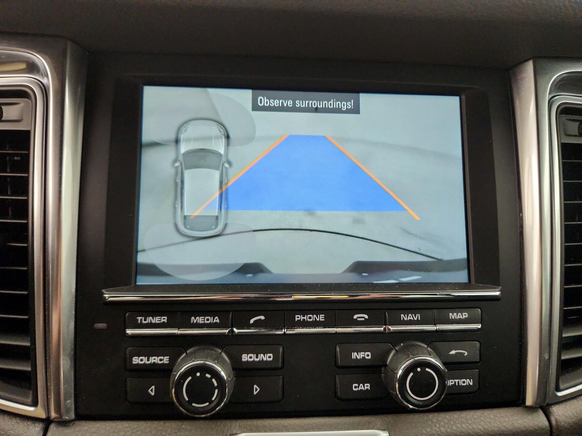 Thumbnail: 2015 Porsche Macan - 15