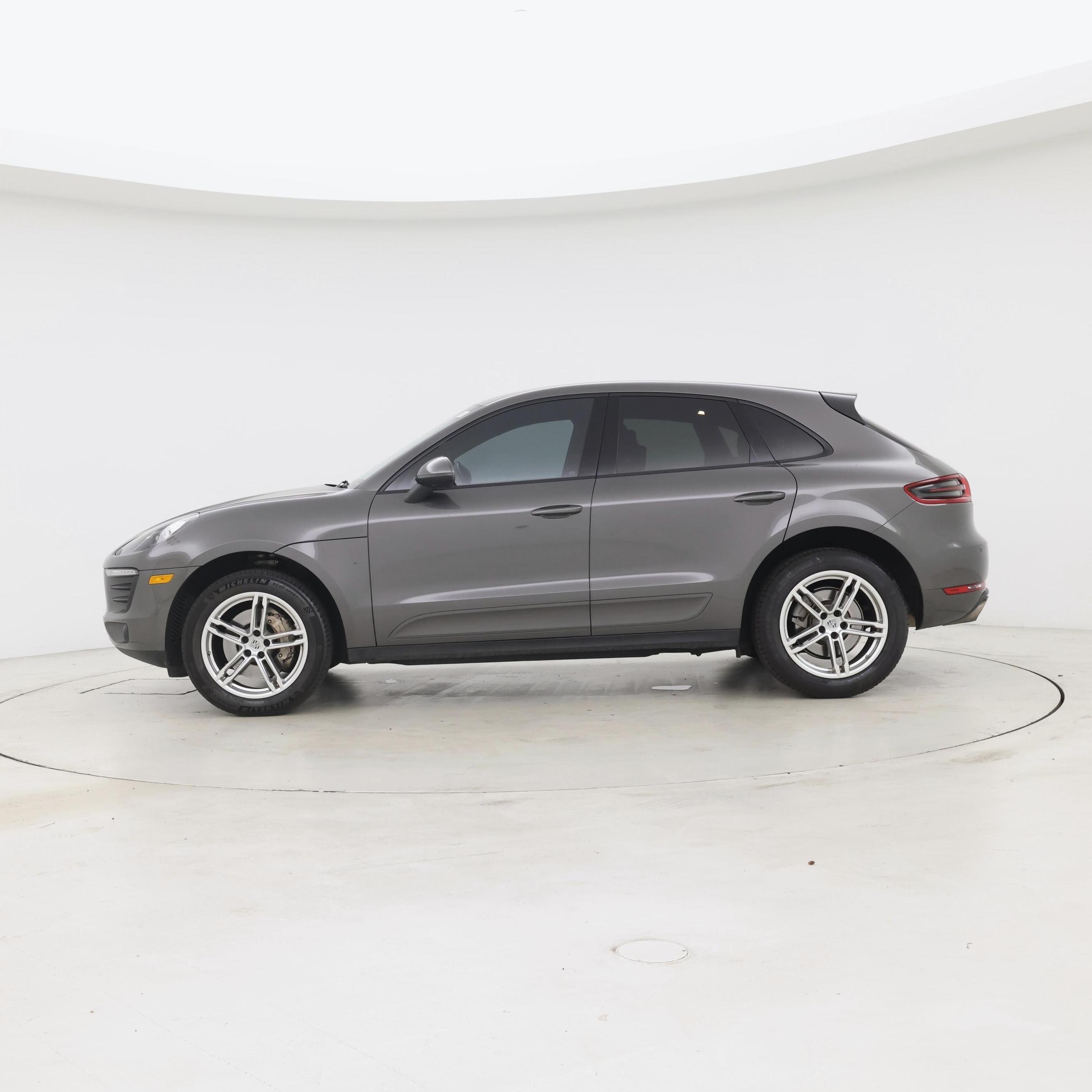 Thumbnail: 2015 Porsche Macan - 3
