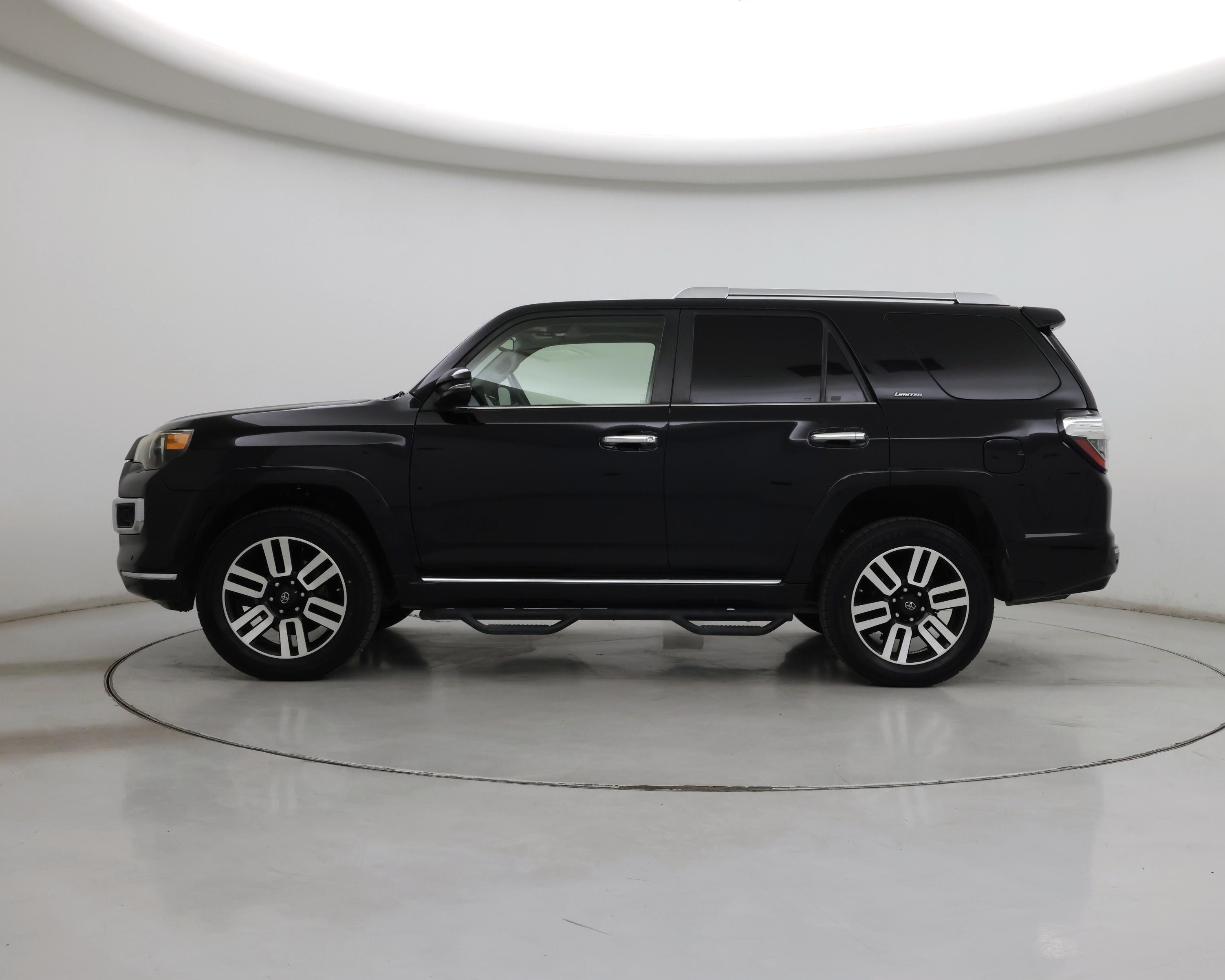 Thumbnail: 2016 Toyota 4Runner - 3