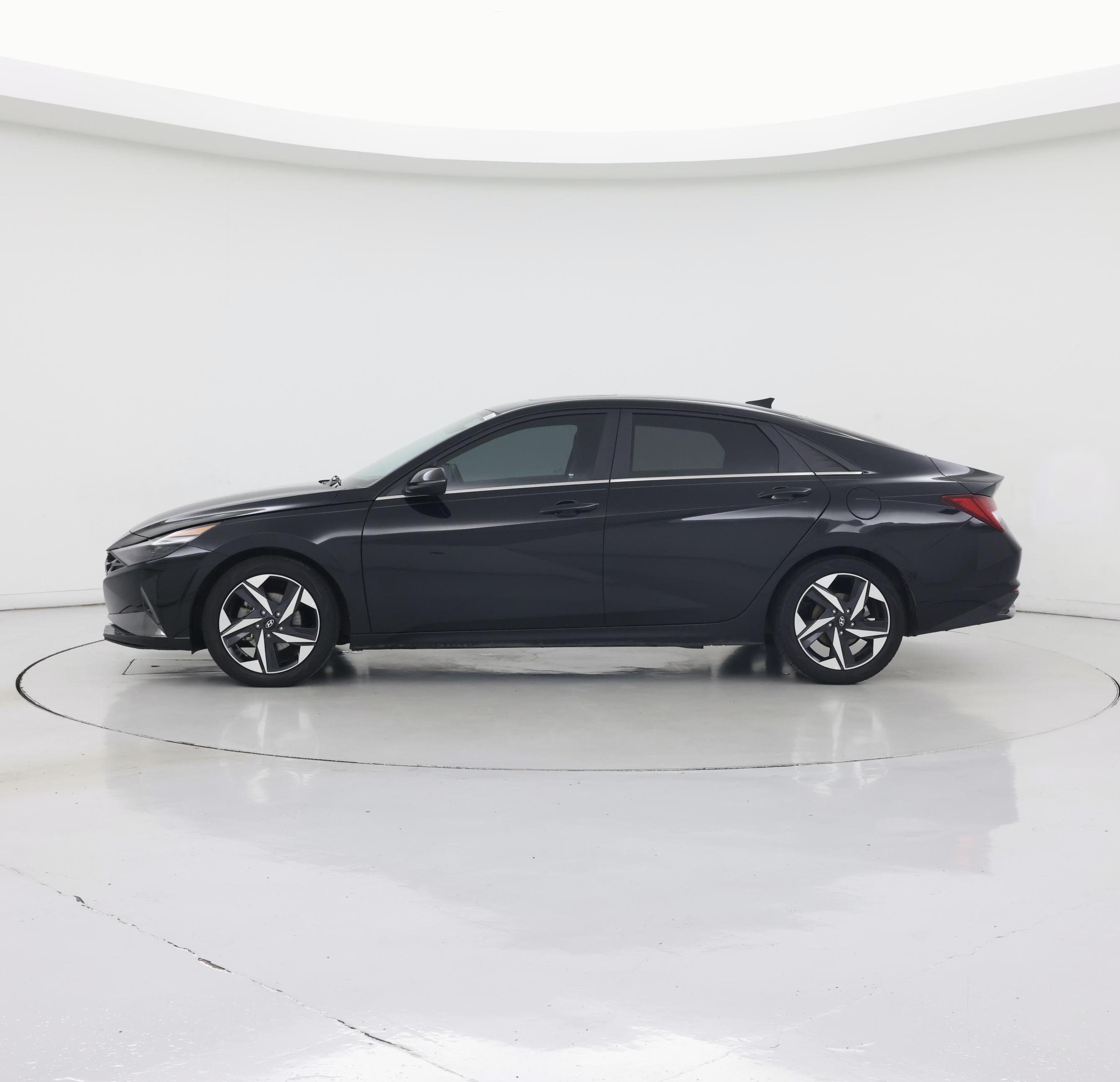 Thumbnail: 2023 Hyundai Elantra - 3