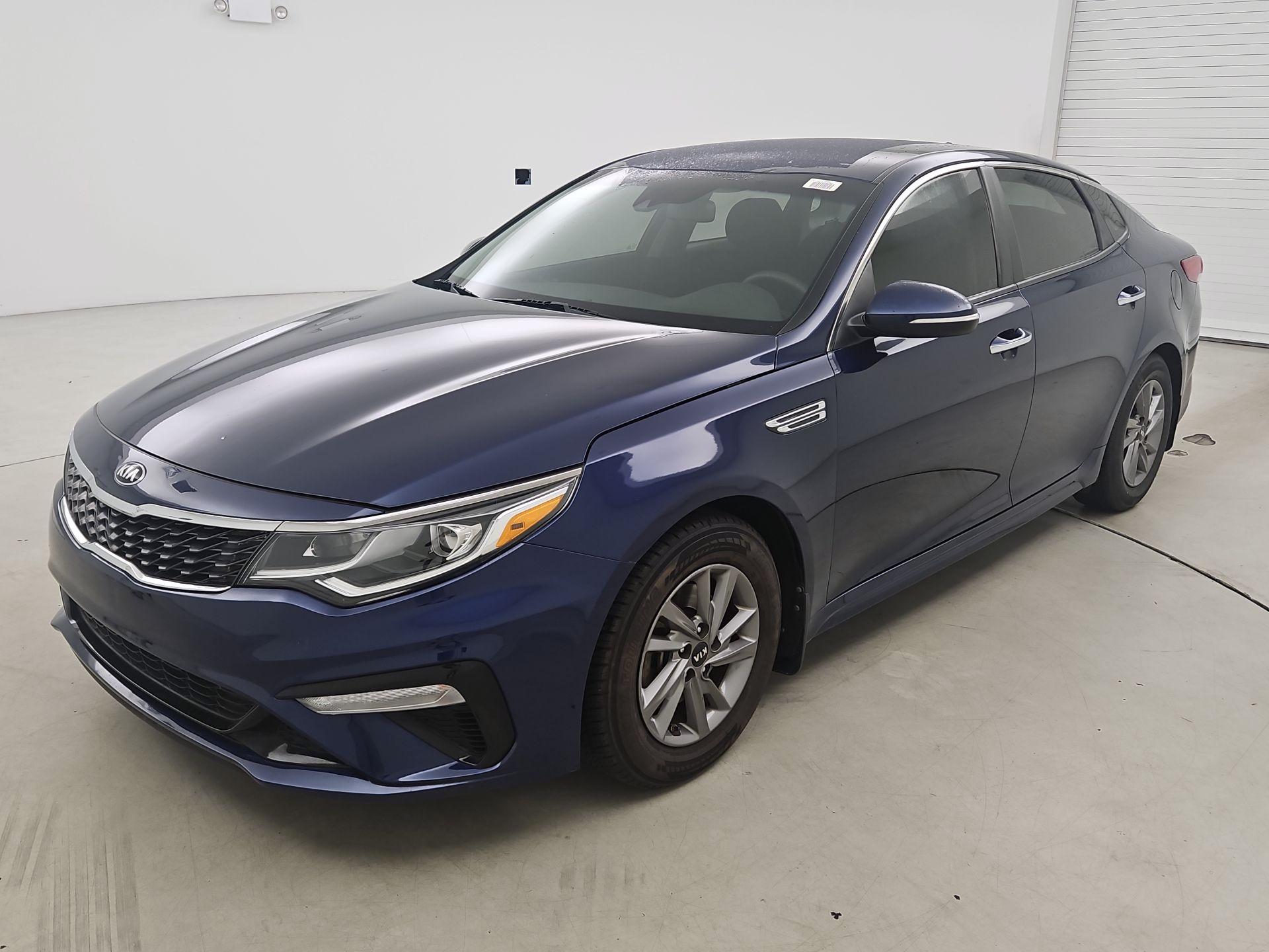 Thumbnail: 2020 Kia Optima - 3