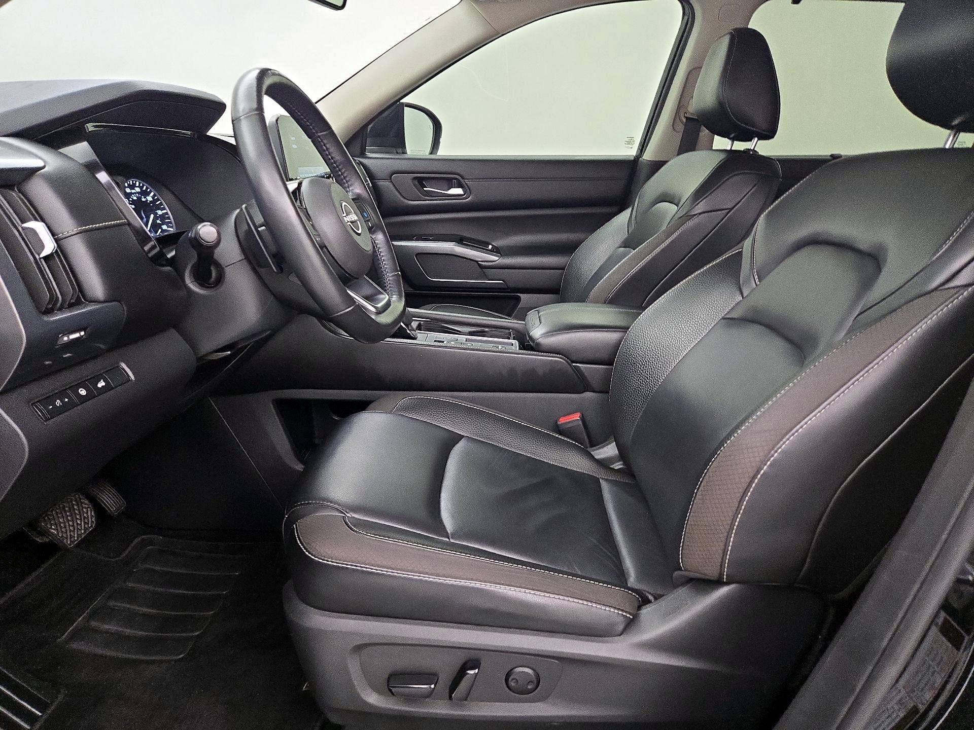 Thumbnail: 2023 Nissan Pathfinder - 11