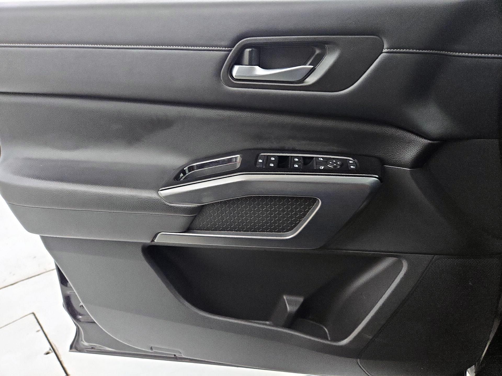 Thumbnail: 2023 Nissan Pathfinder - 12