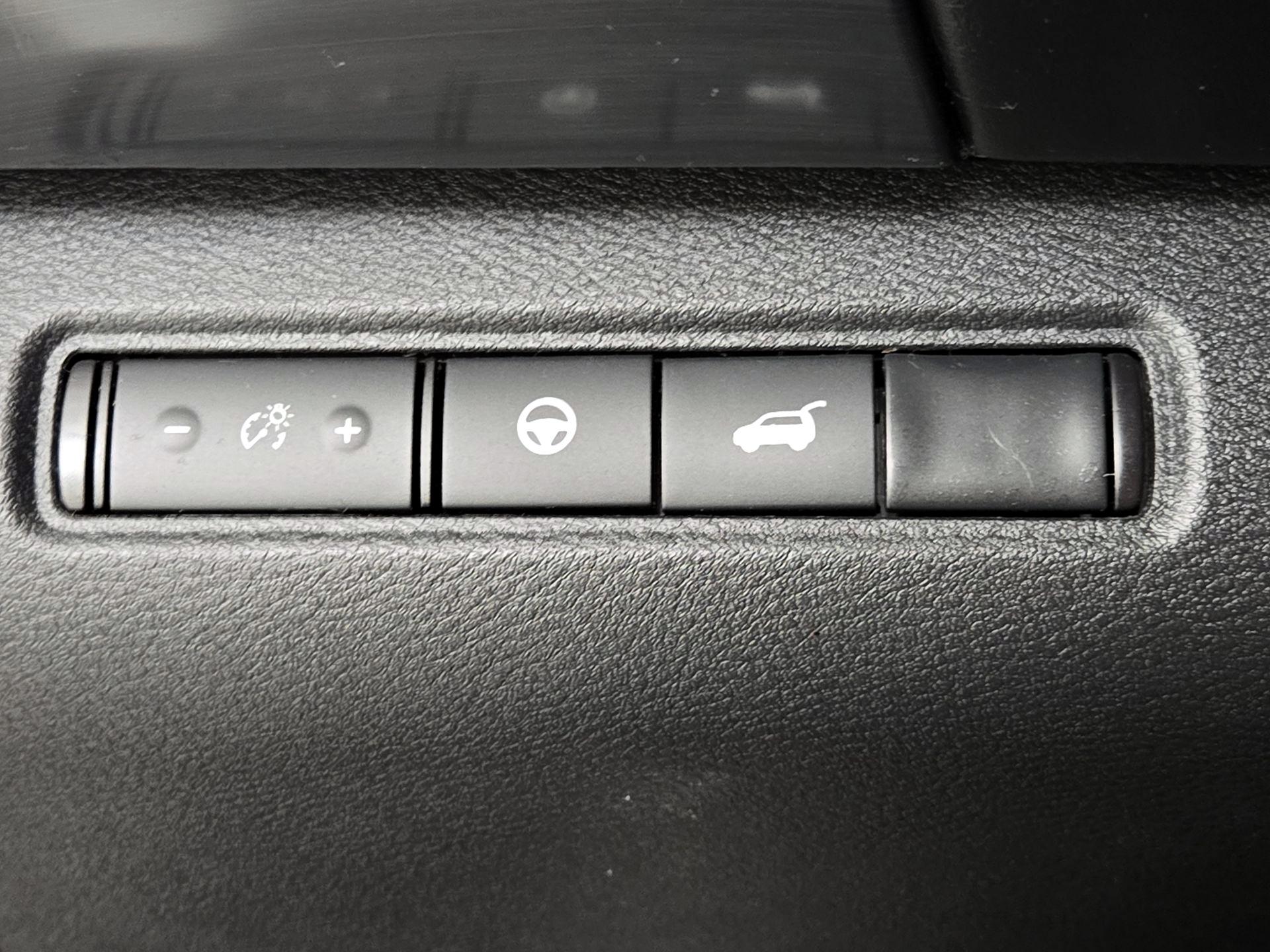 Thumbnail: 2023 Nissan Pathfinder - 13