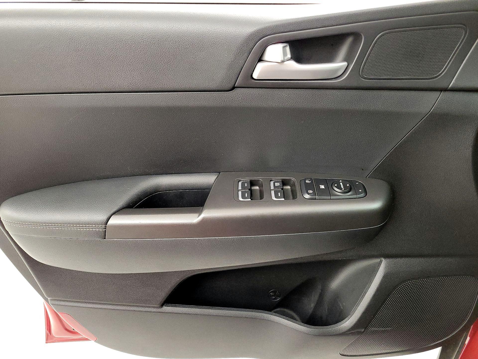 Thumbnail: 2020 Kia Sportage - 12