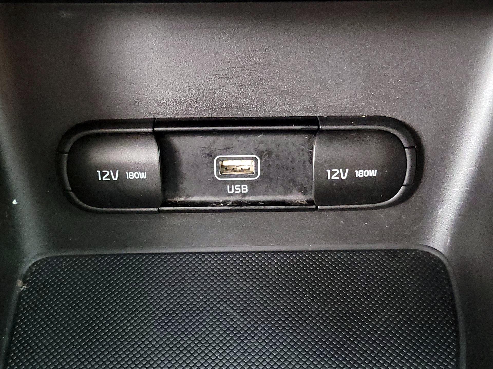 Thumbnail: 2020 Kia Sportage - 18