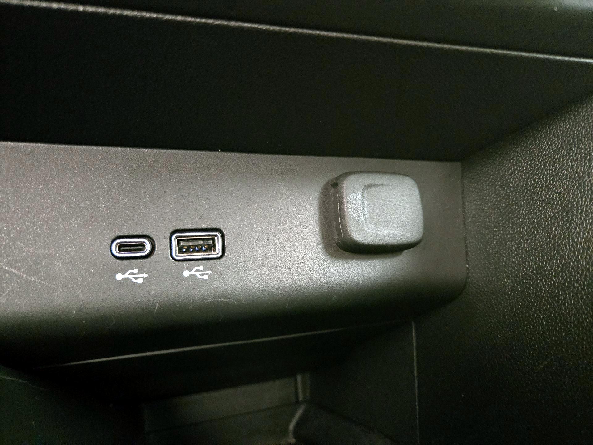 Thumbnail: 2025 Buick Encore GX - 18