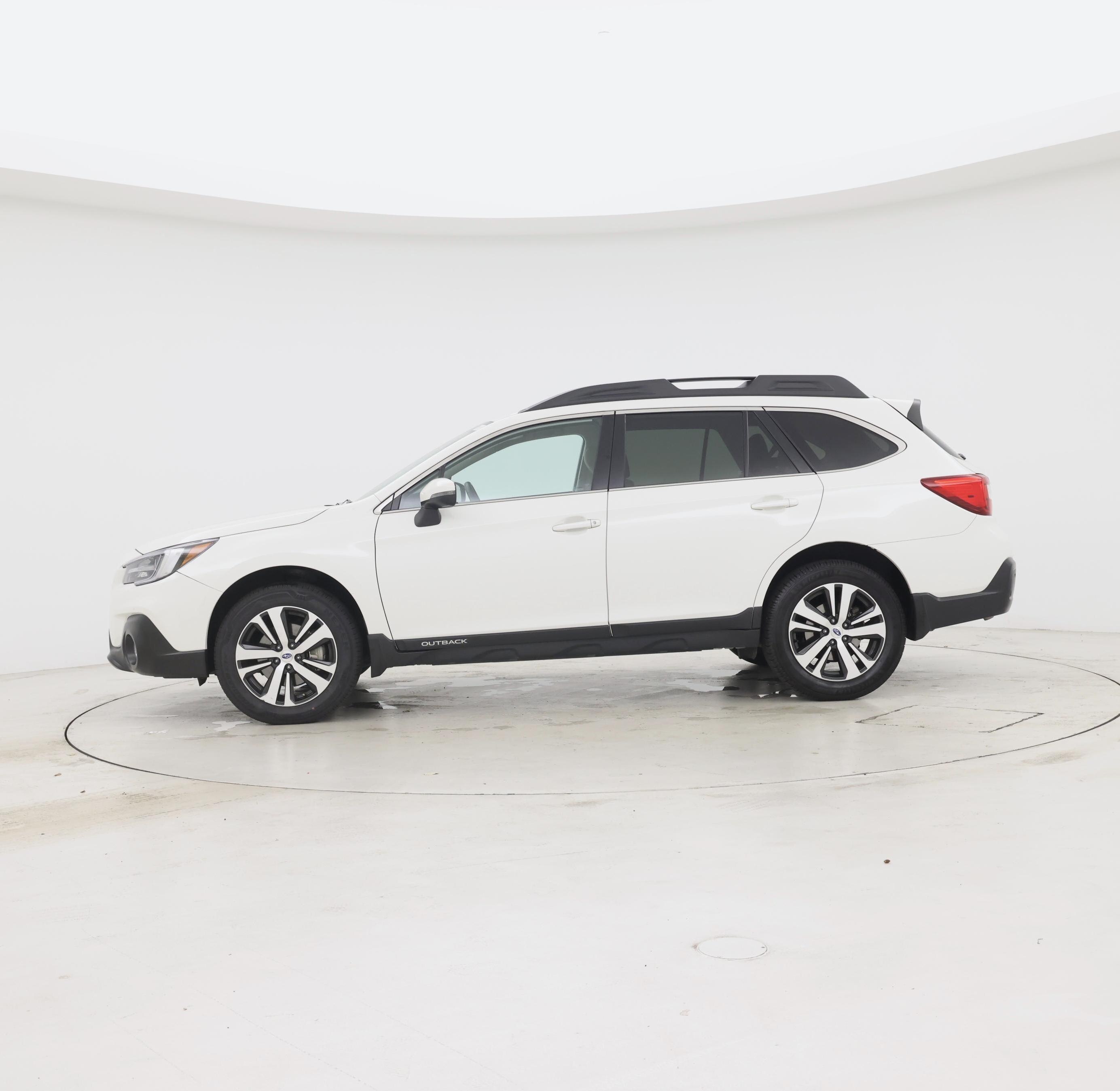 Thumbnail: 2018 Subaru Outback - 3