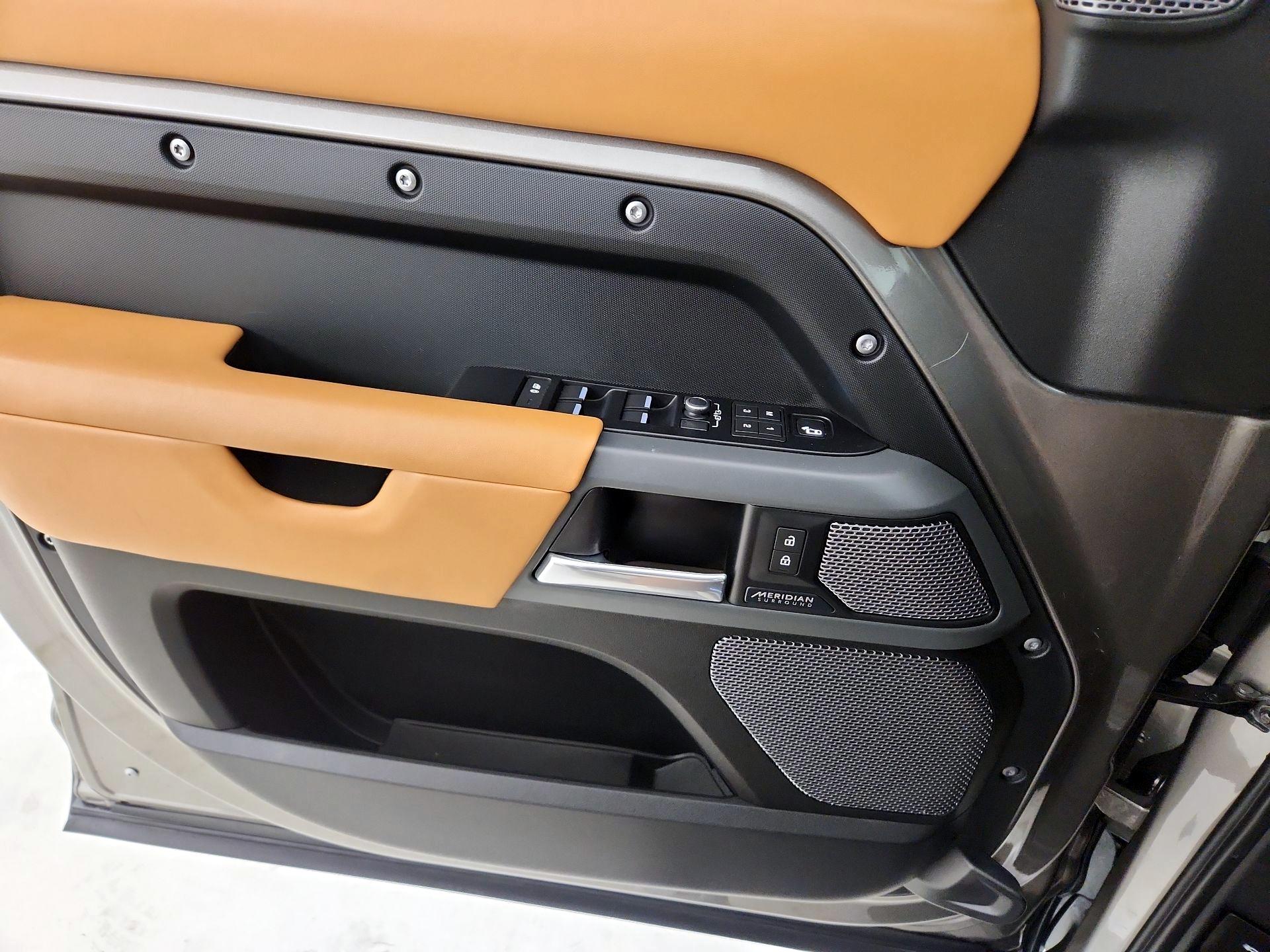 Thumbnail: 2021 Land Rover Defender - 12