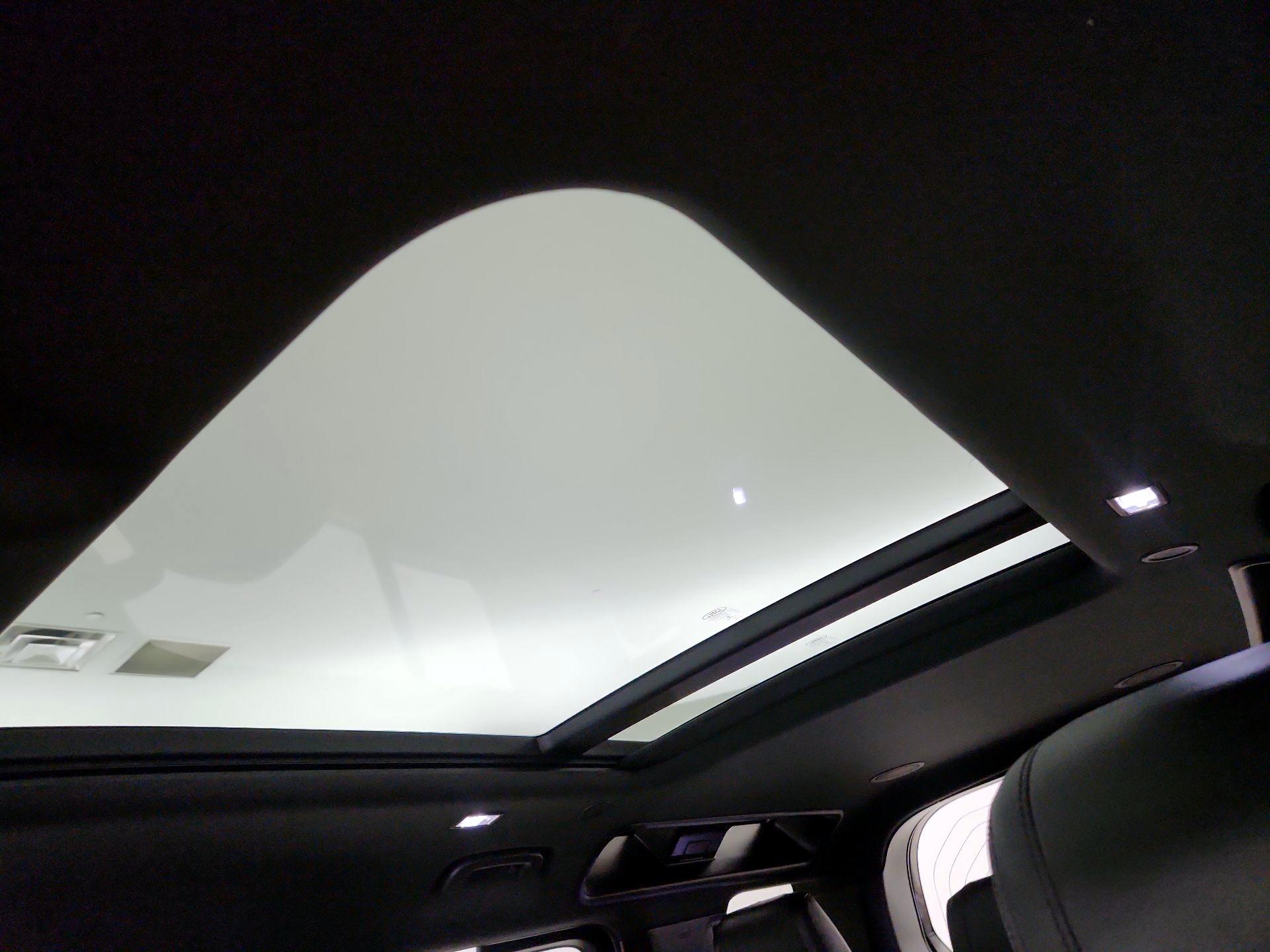 Thumbnail: 2021 Land Rover Defender - 20