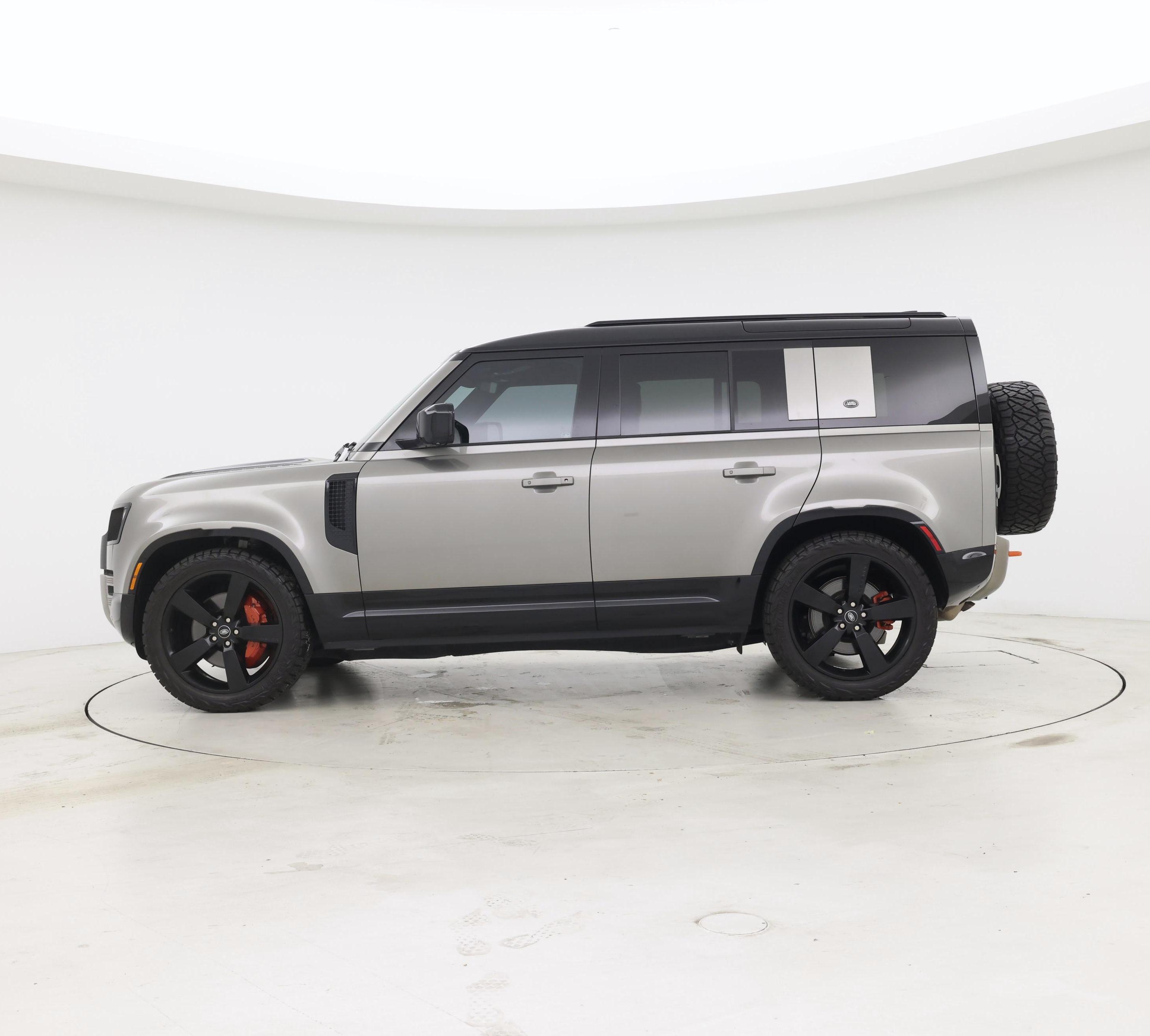 Thumbnail: 2021 Land Rover Defender - 3