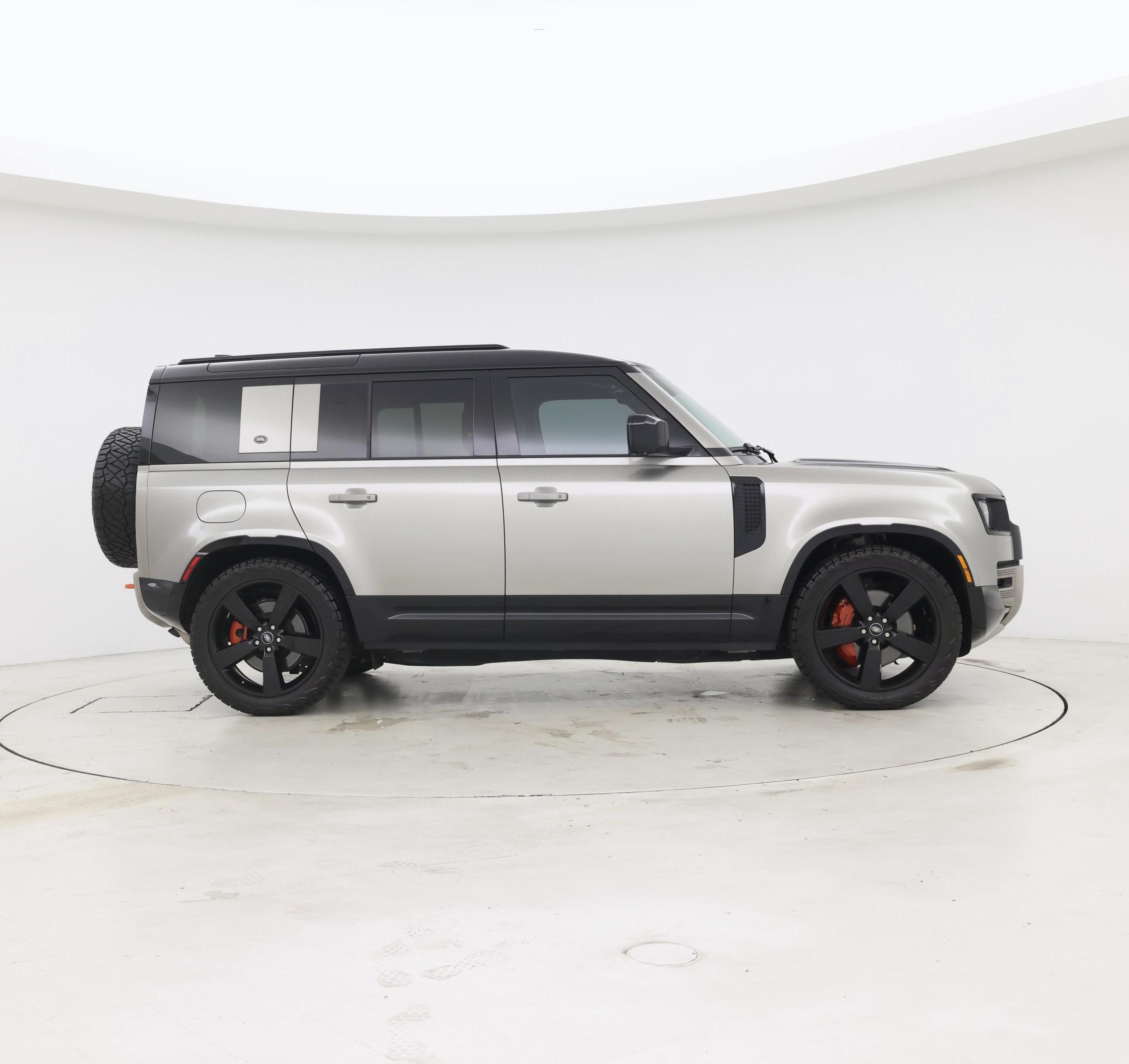 Thumbnail: 2021 Land Rover Defender - 7