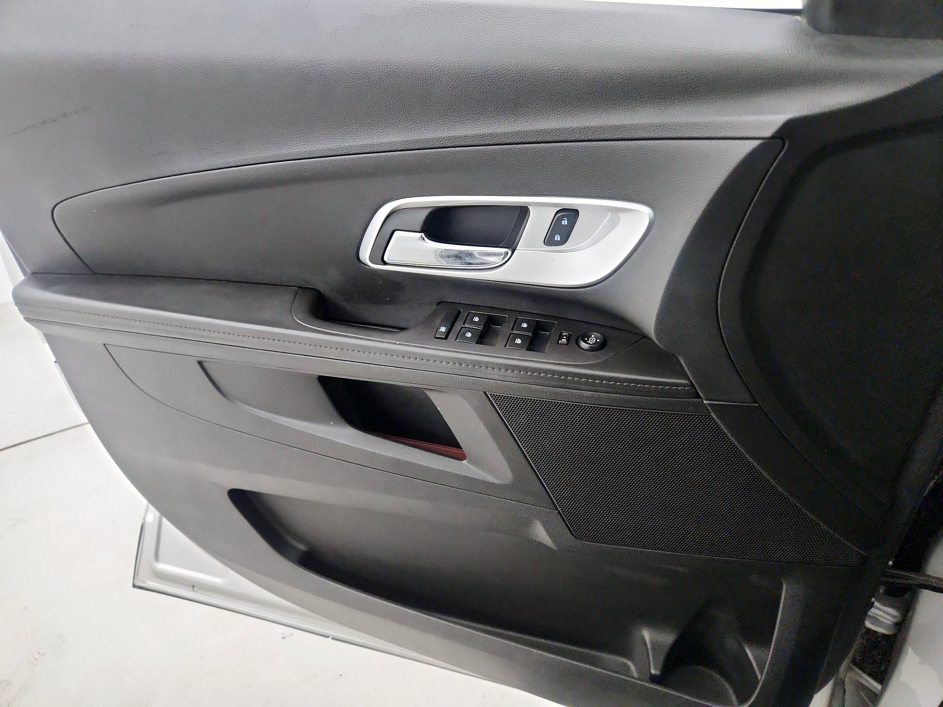 Thumbnail: 2016 Chevrolet Equinox - 12