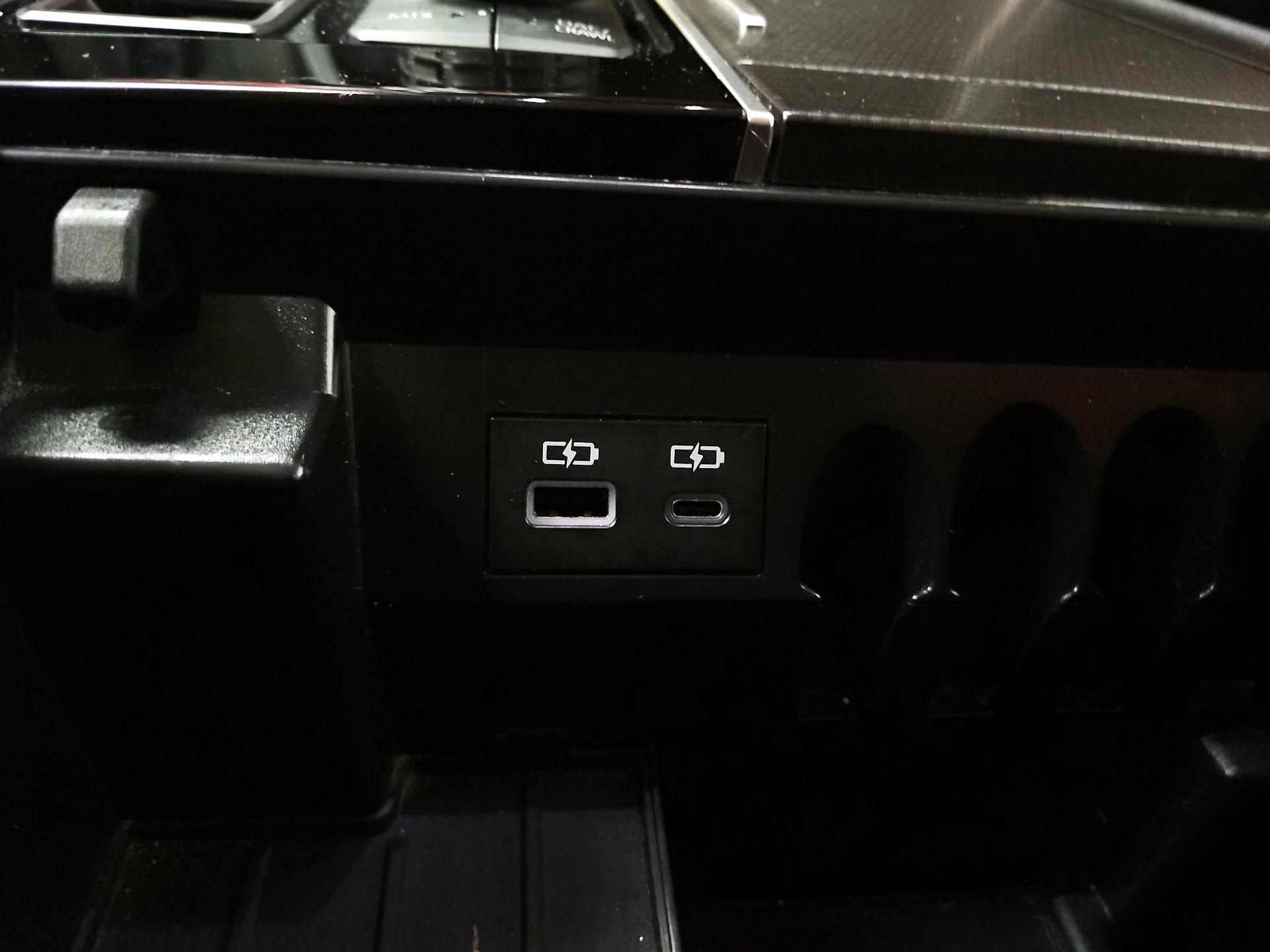 Thumbnail: 2023 Toyota Sequoia - 18