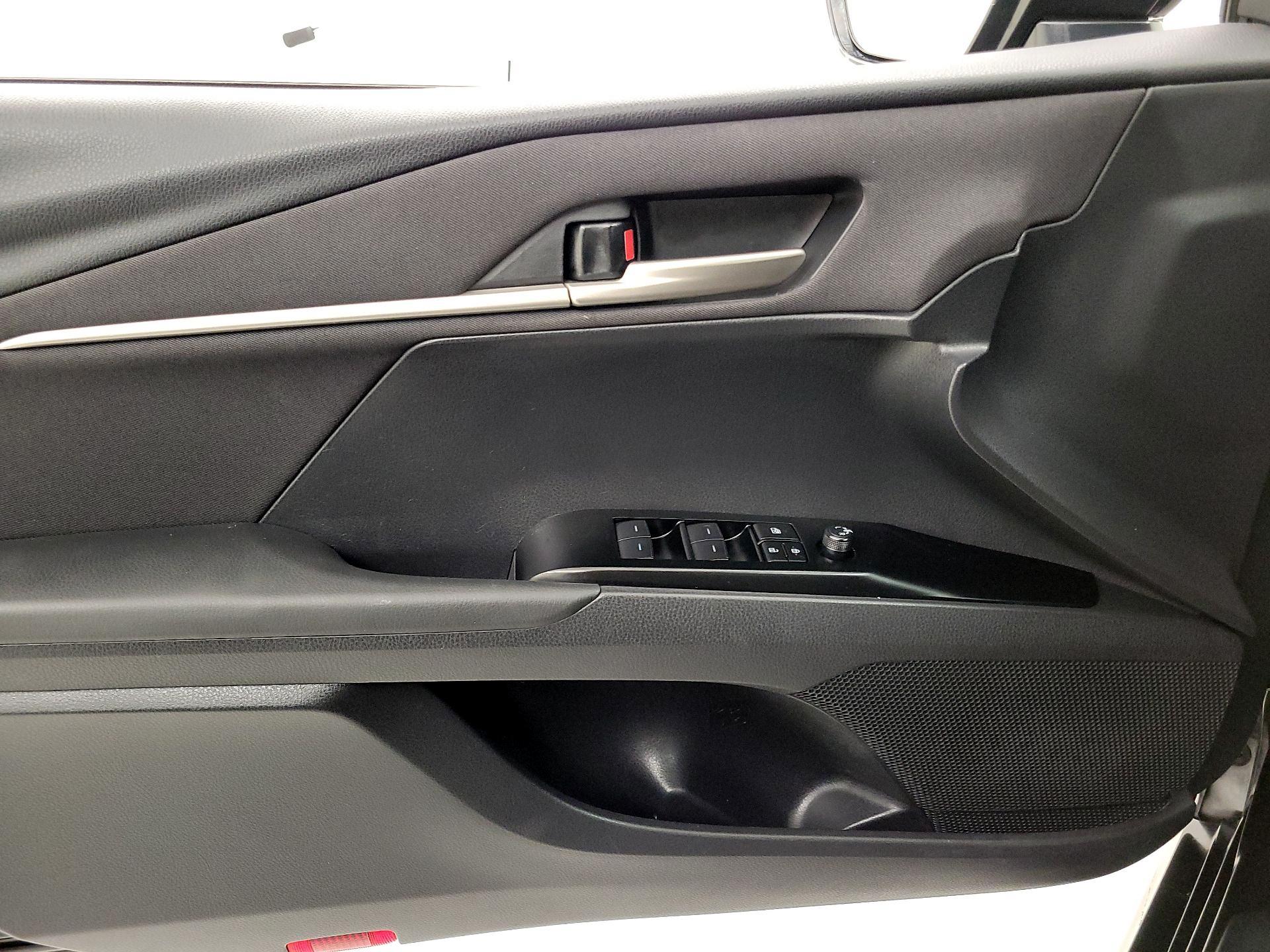 Thumbnail: 2025 Toyota Camry - 12