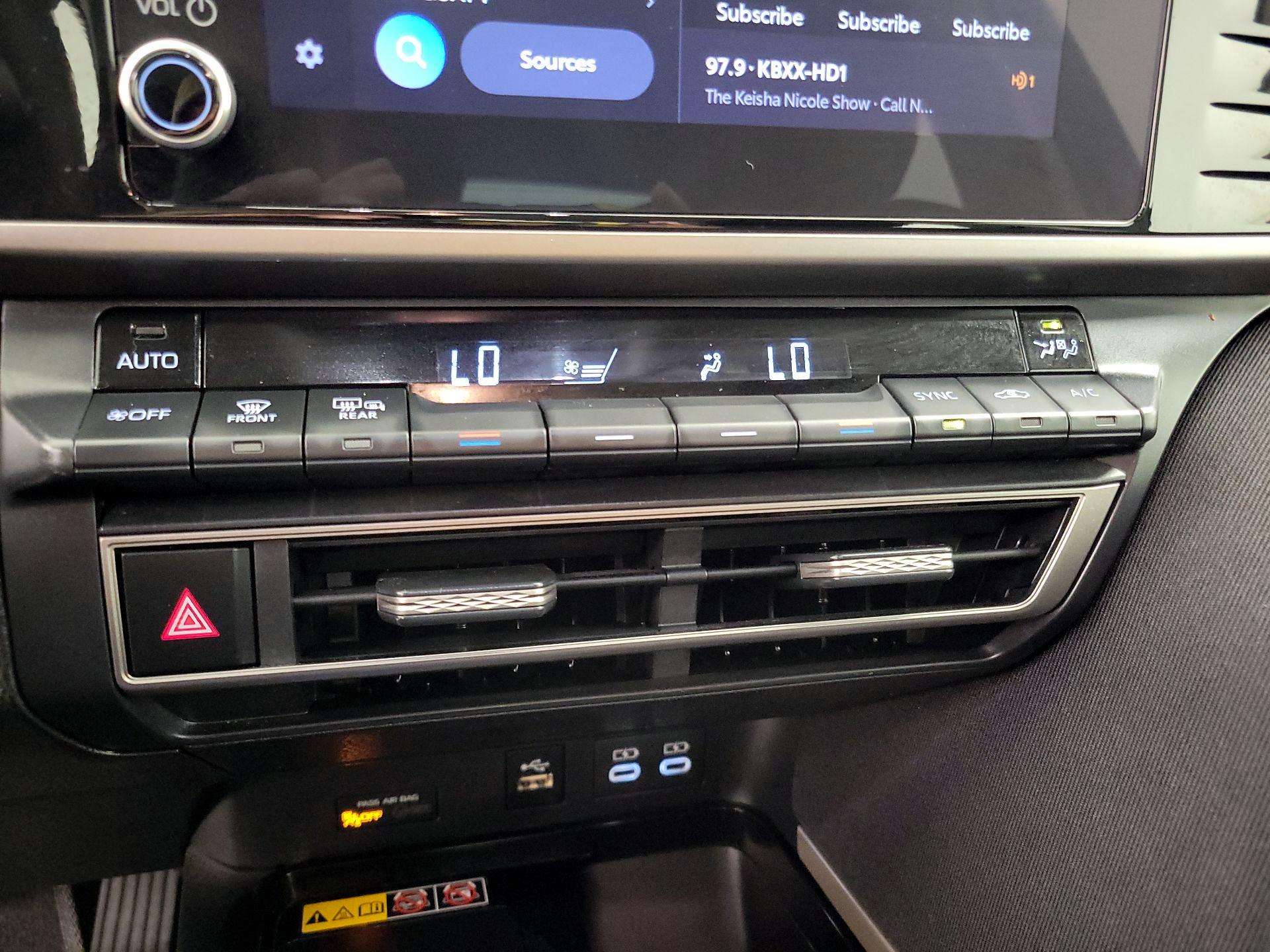 Thumbnail: 2025 Toyota Camry - 16