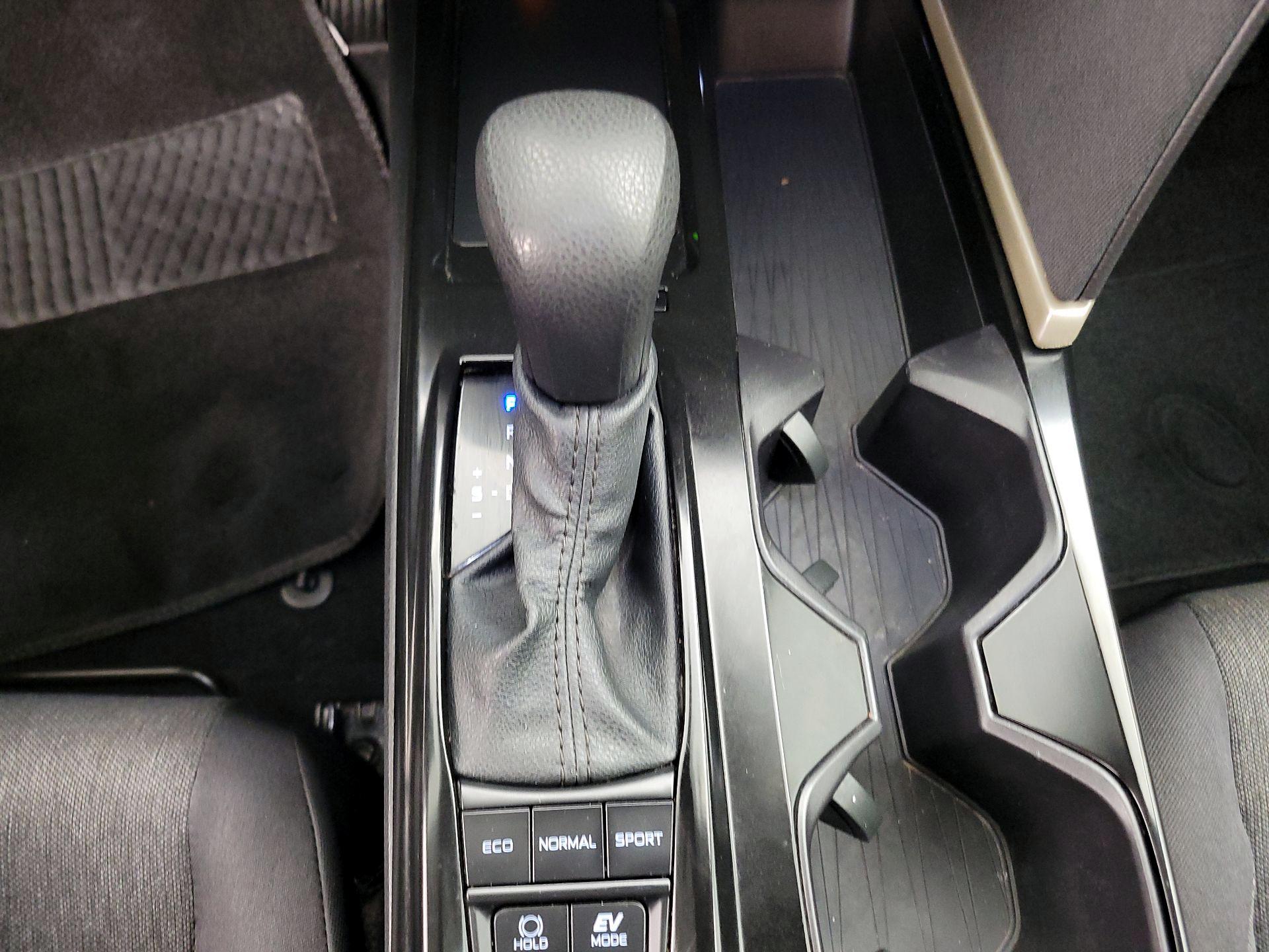 Thumbnail: 2025 Toyota Camry - 17