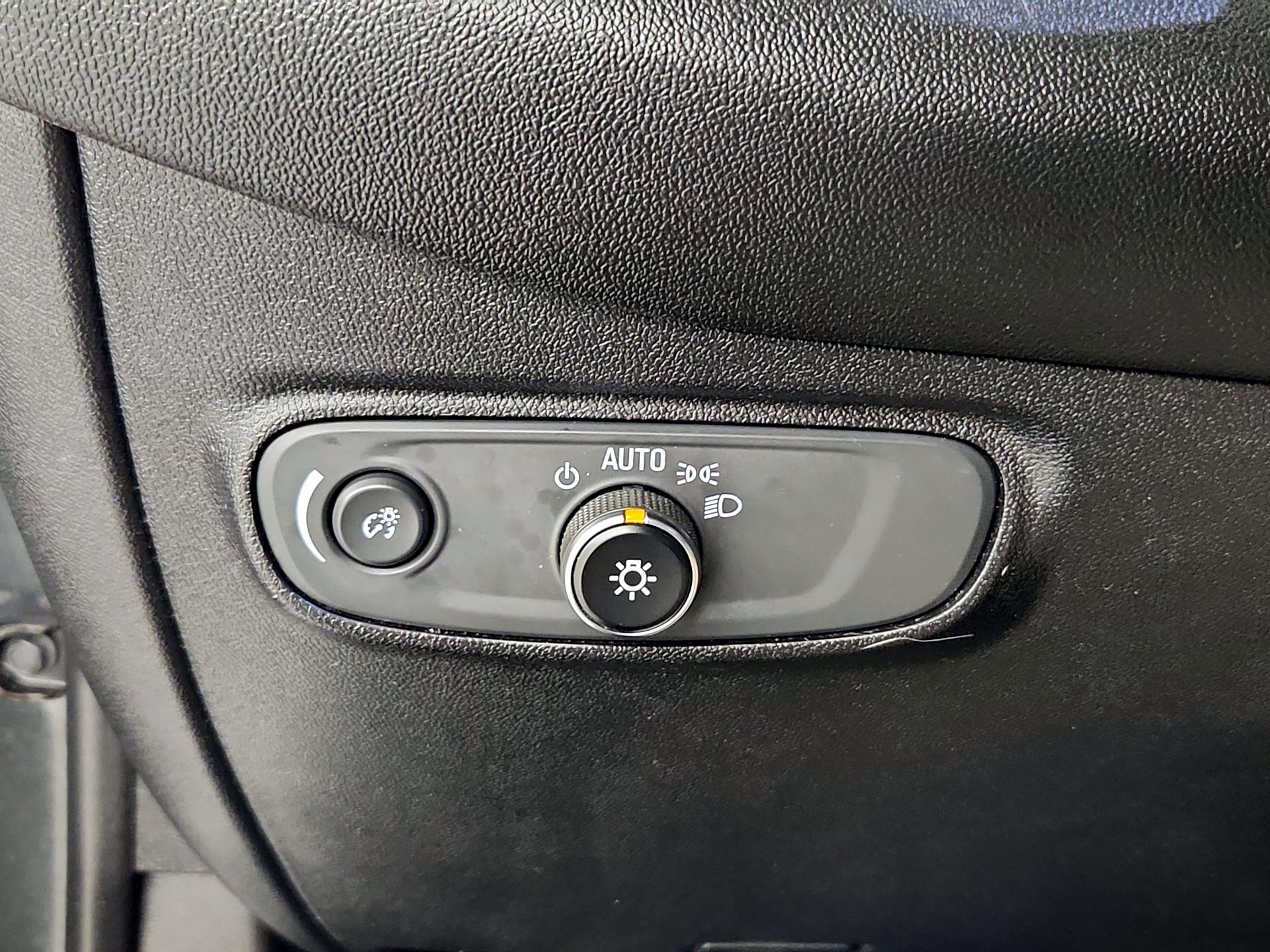 Thumbnail: 2018 Chevrolet Equinox - 13