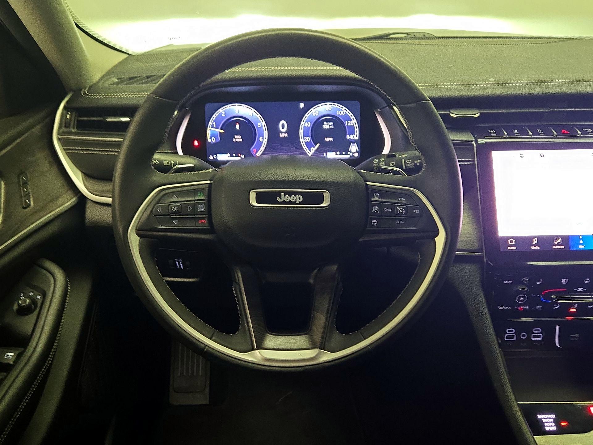 Thumbnail: 2023 Jeep Grand Cherokee - 10