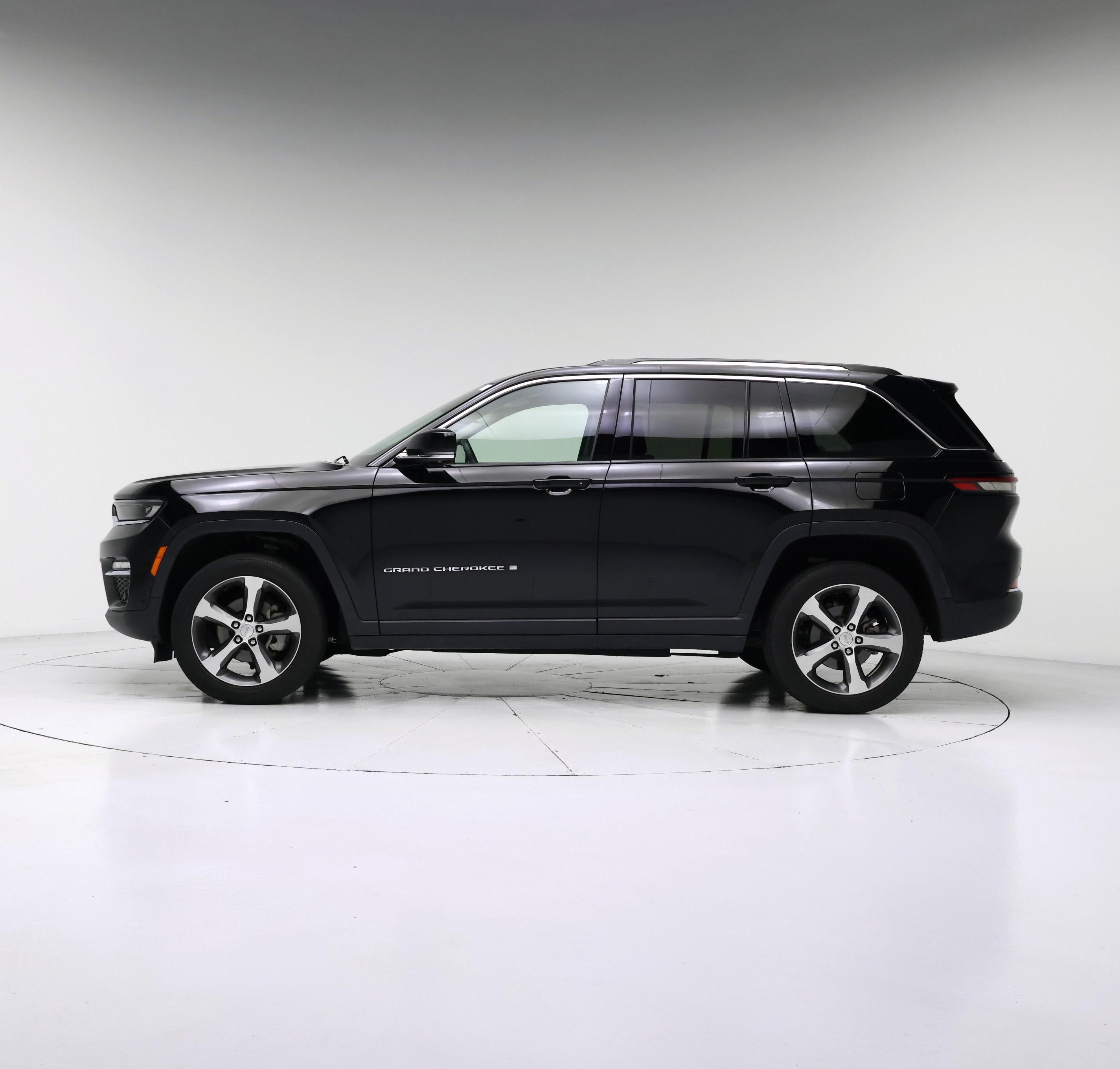 Thumbnail: 2023 Jeep Grand Cherokee - 3