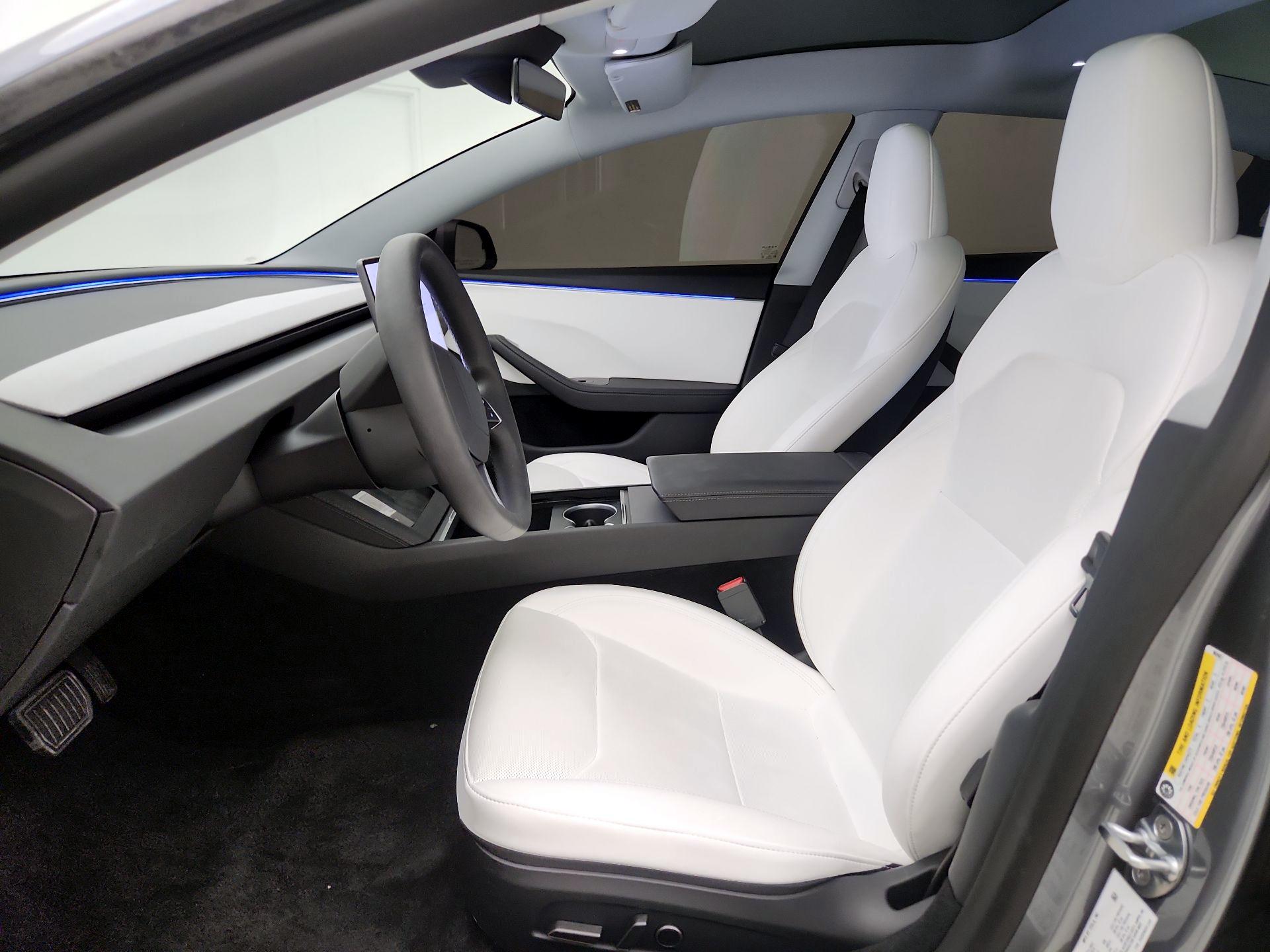 Thumbnail: 2025 Tesla Model 3 - 11