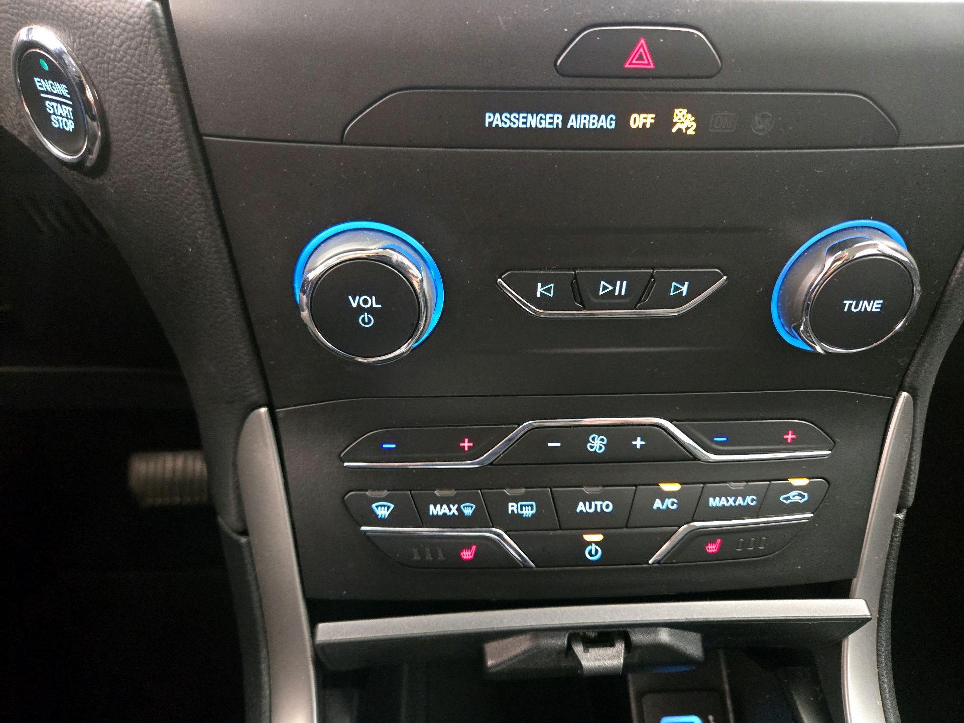 Thumbnail: 2020 Ford Edge - 17