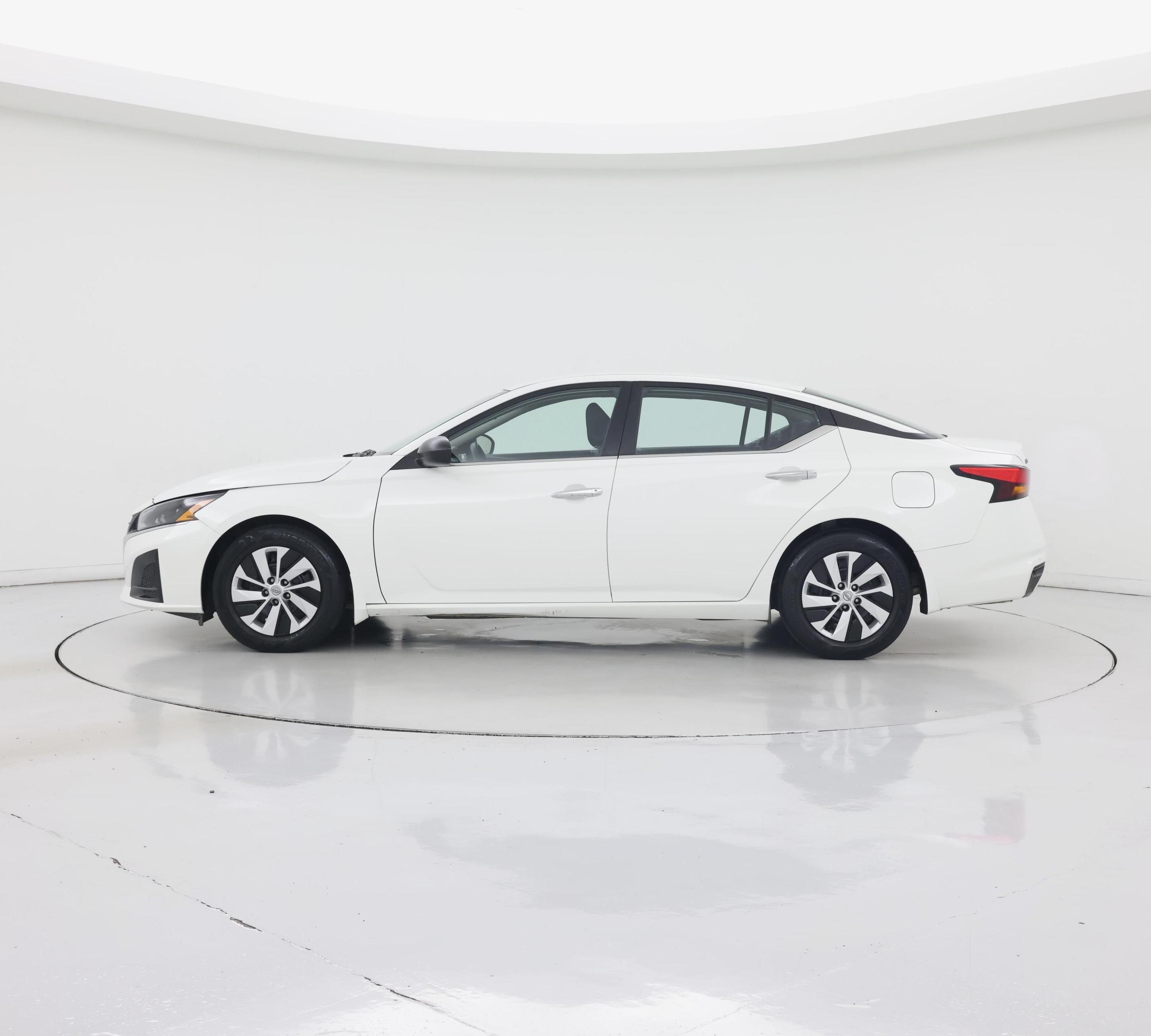 Thumbnail: 2024 Nissan Altima - 3