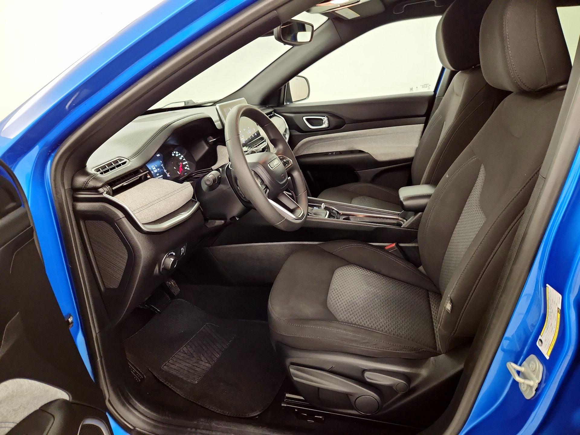 Thumbnail: 2023 Jeep Compass - 11