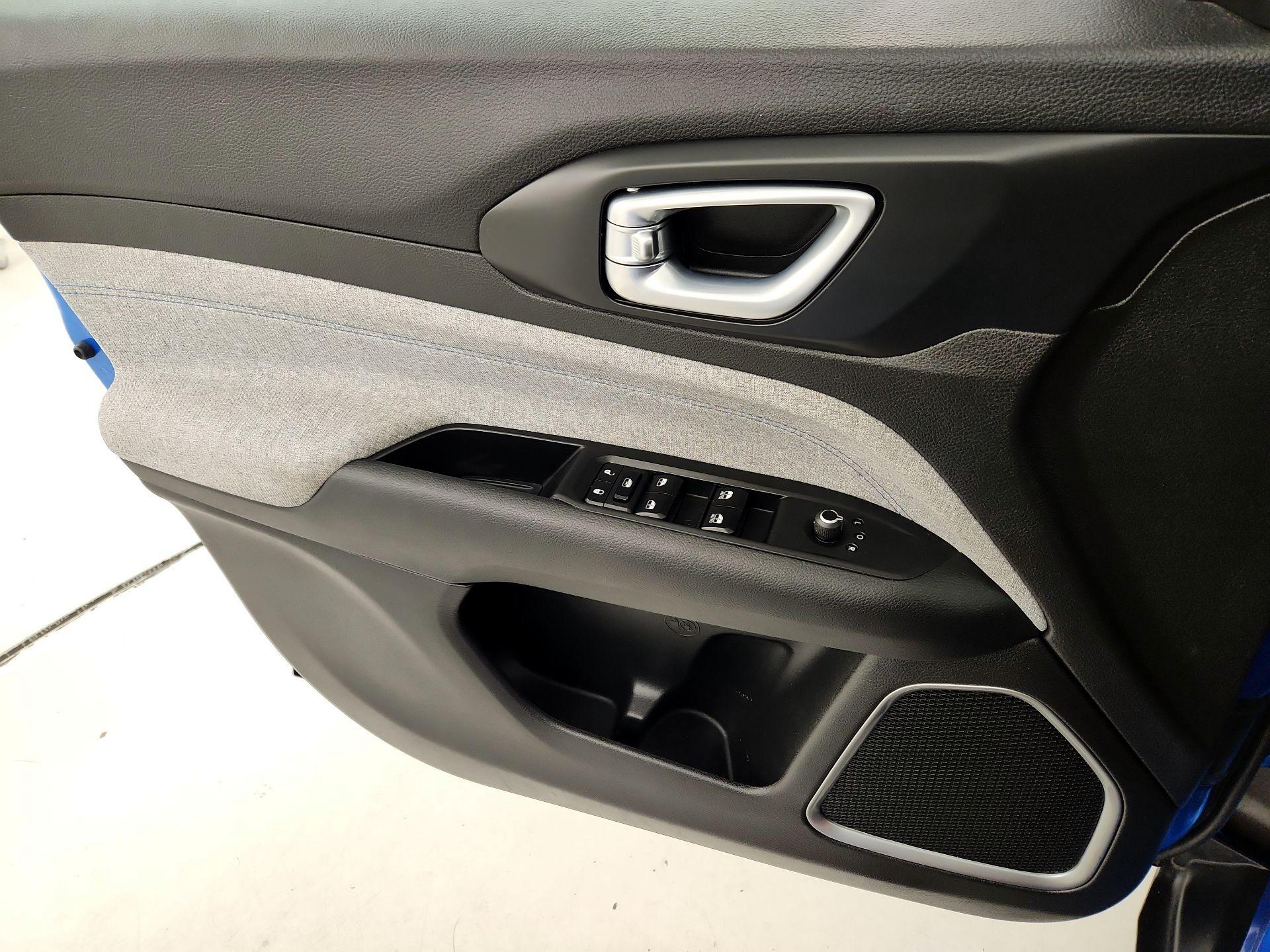 Thumbnail: 2023 Jeep Compass - 12