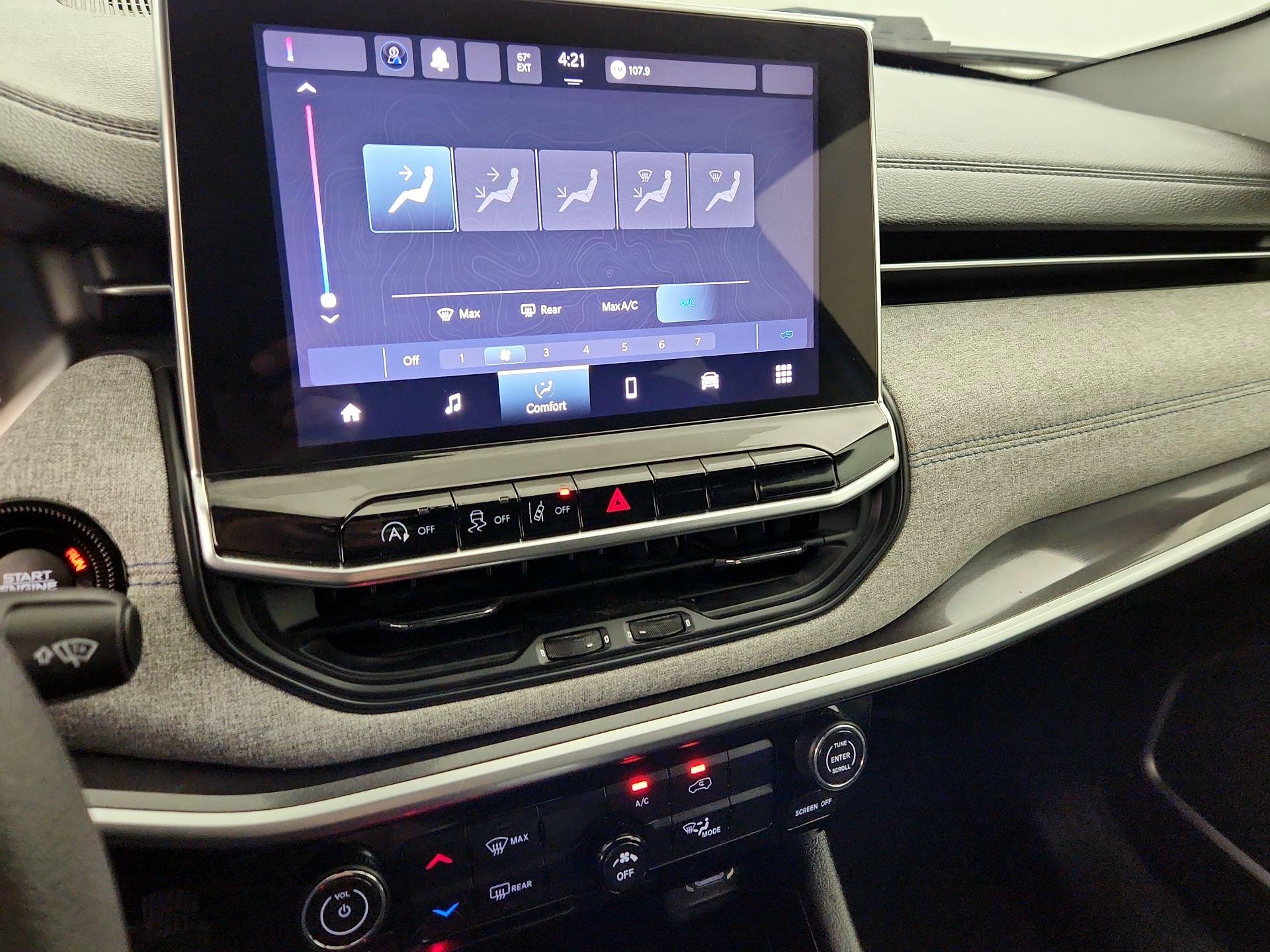 Thumbnail: 2023 Jeep Compass - 16