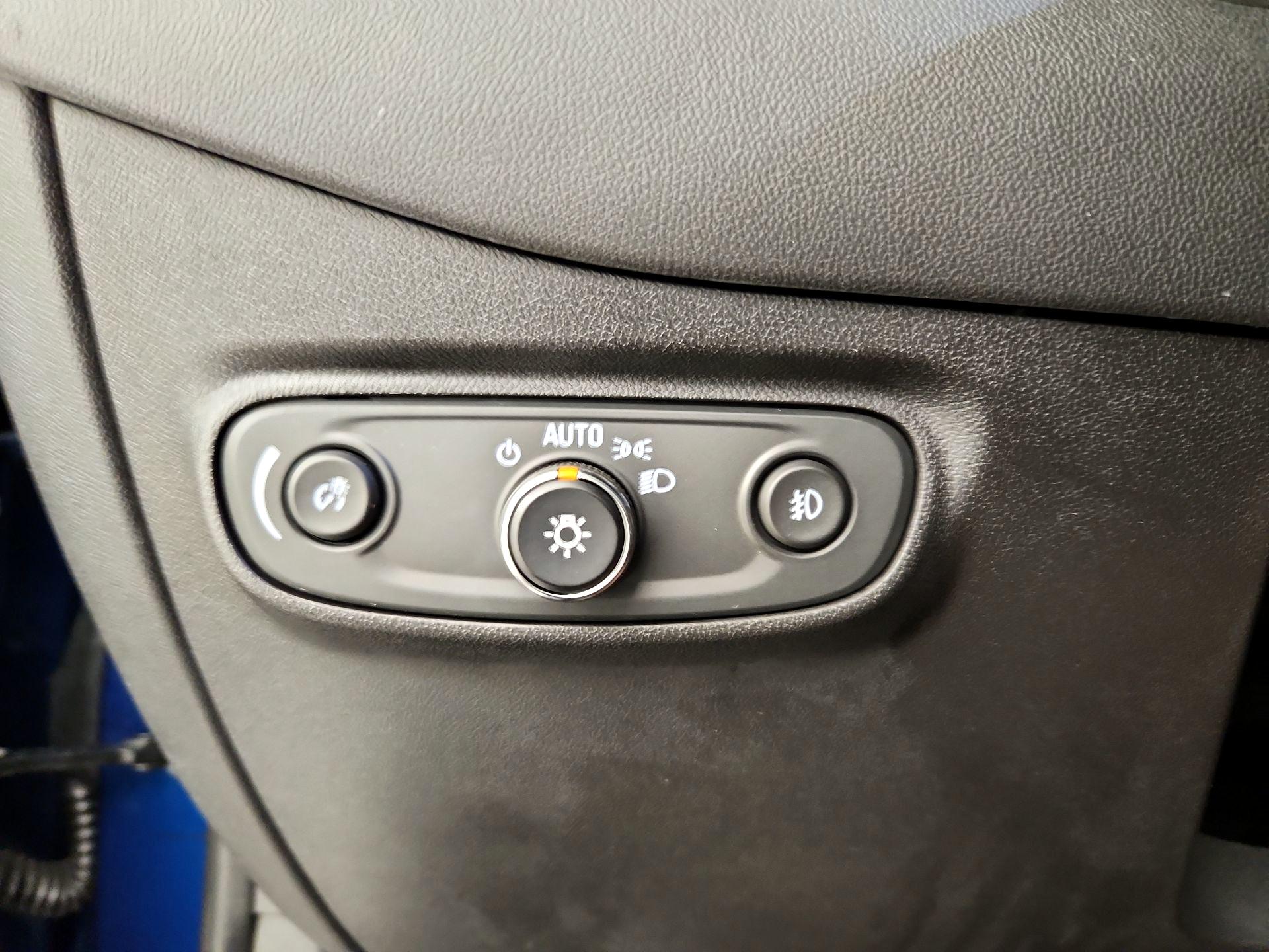 Thumbnail: 2020 Chevrolet Equinox - 13