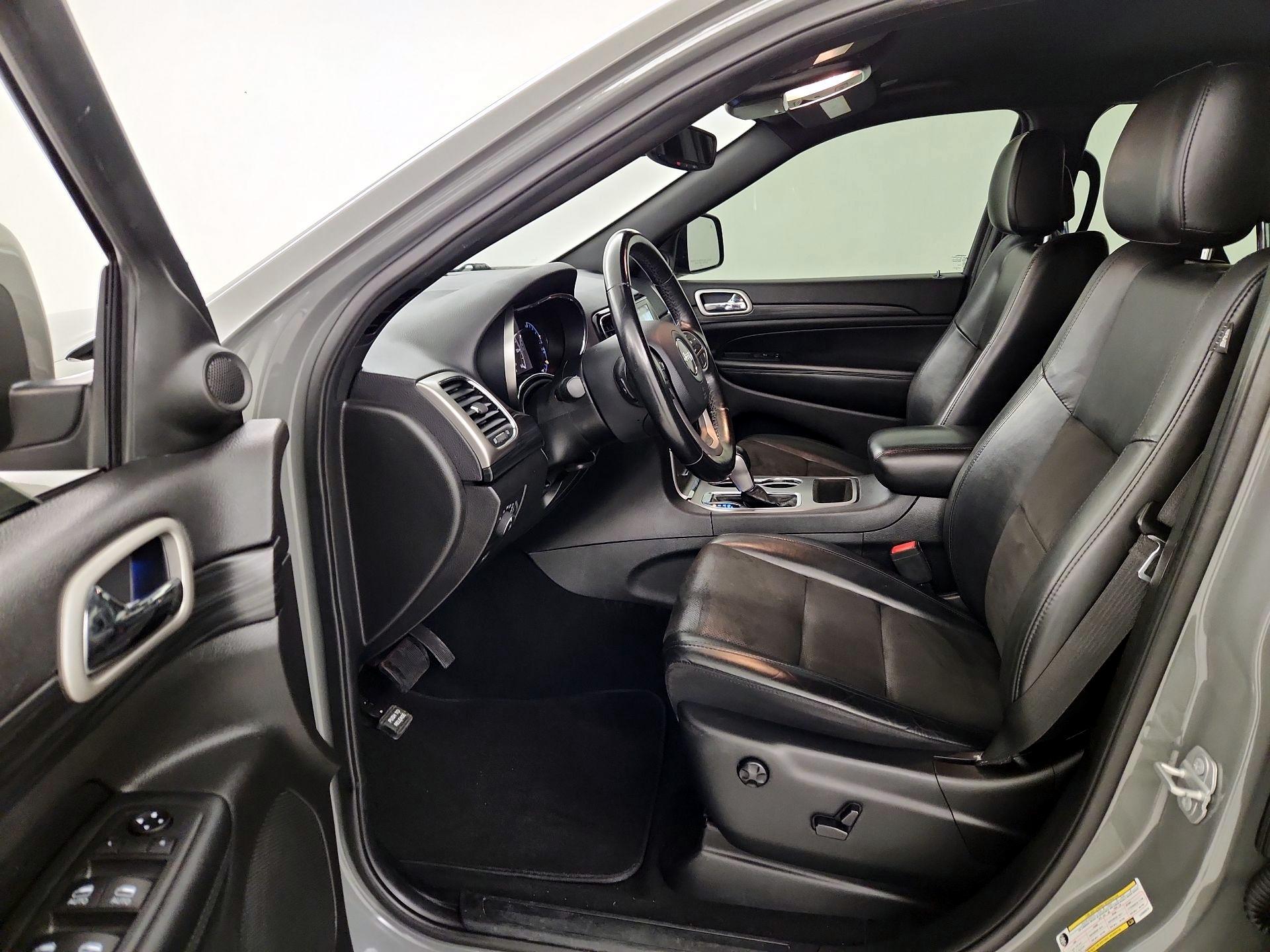 Thumbnail: 2020 Jeep Grand Cherokee - 11