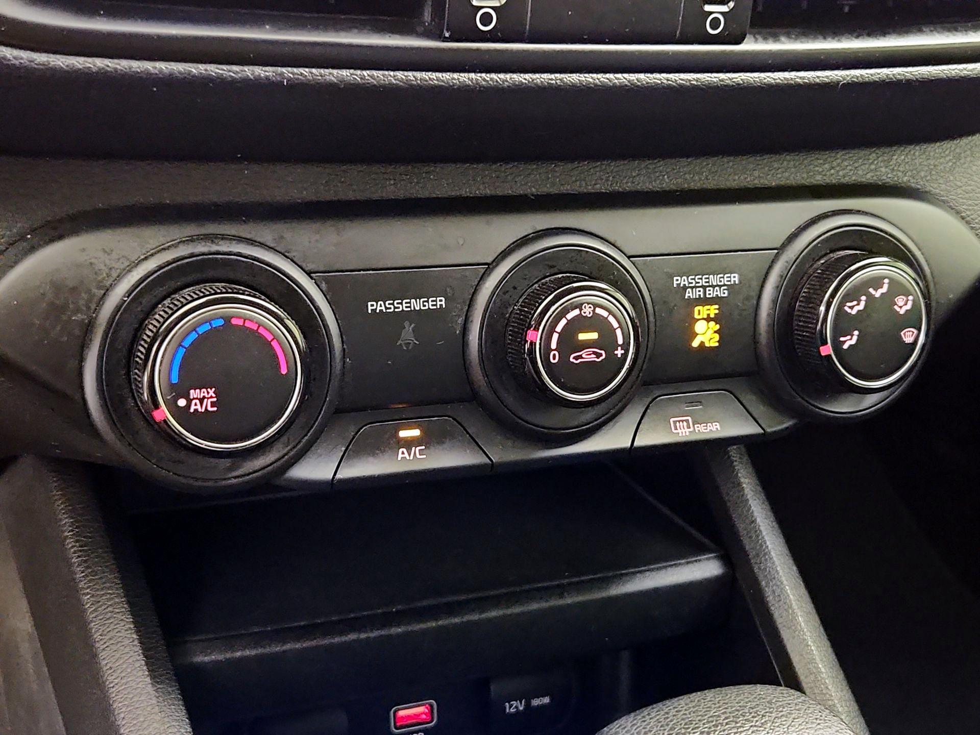 Thumbnail: 2022 Kia Forte - 16