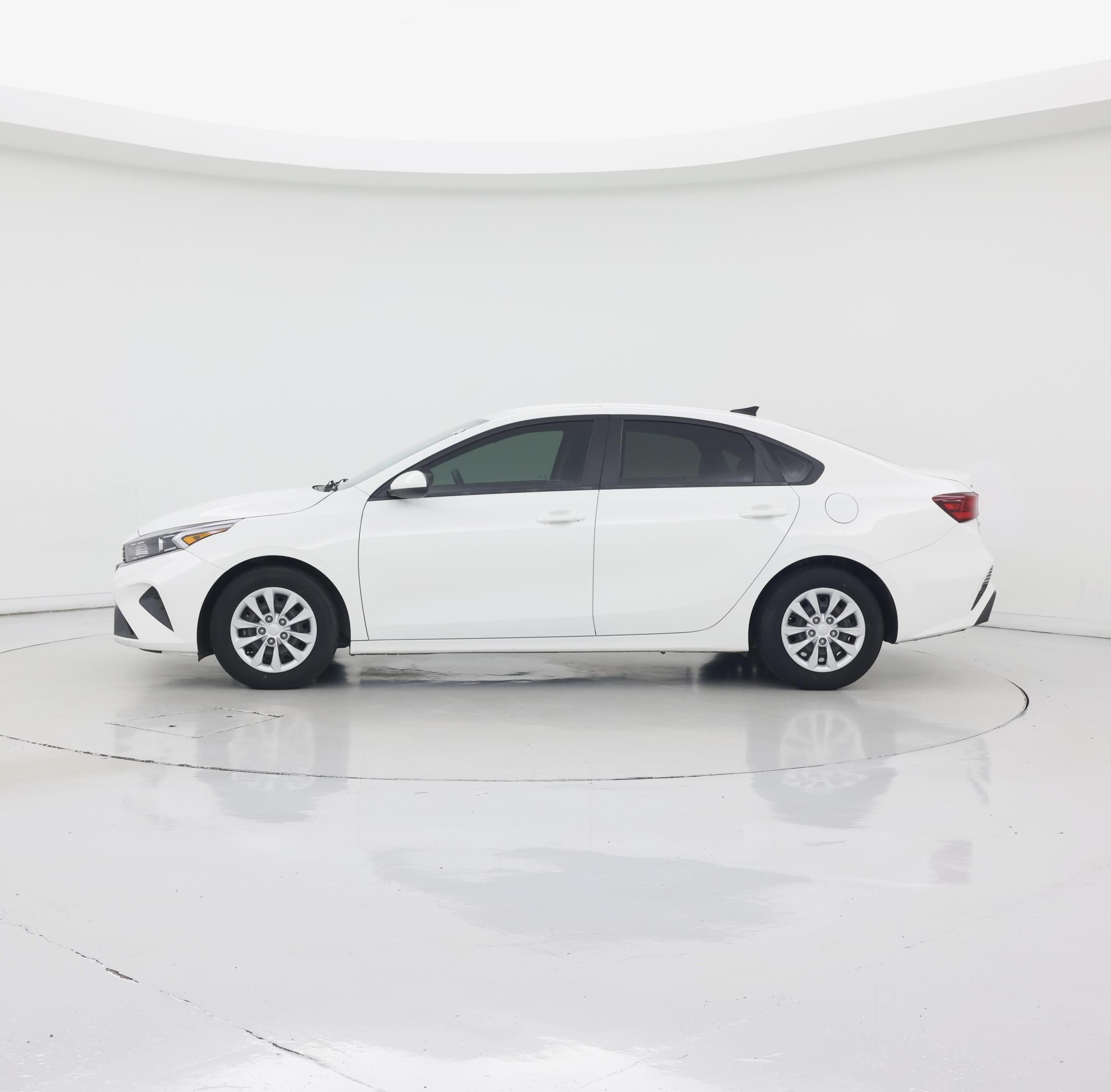 Thumbnail: 2022 Kia Forte - 3