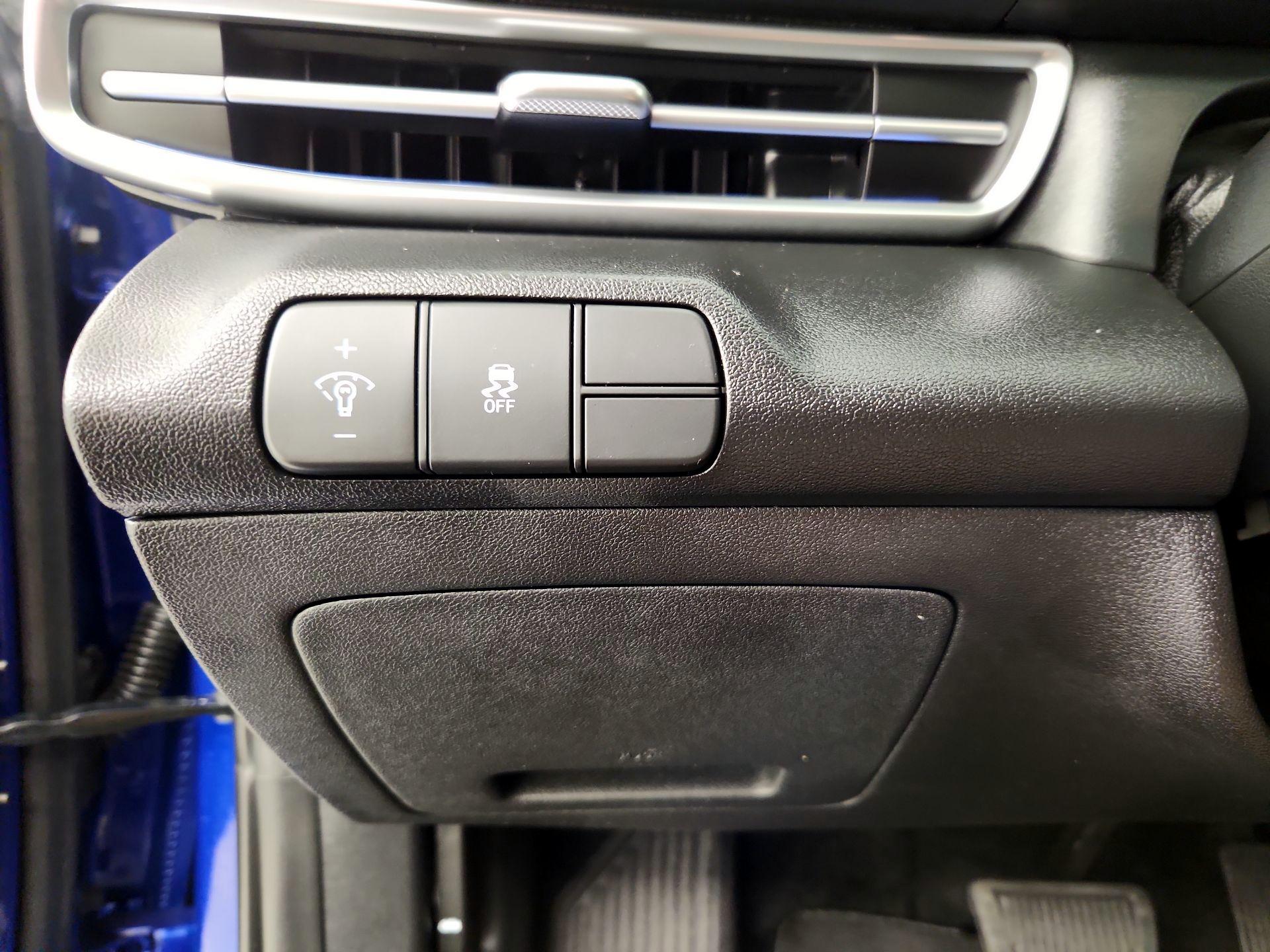 Thumbnail: 2025 Hyundai Elantra - 13