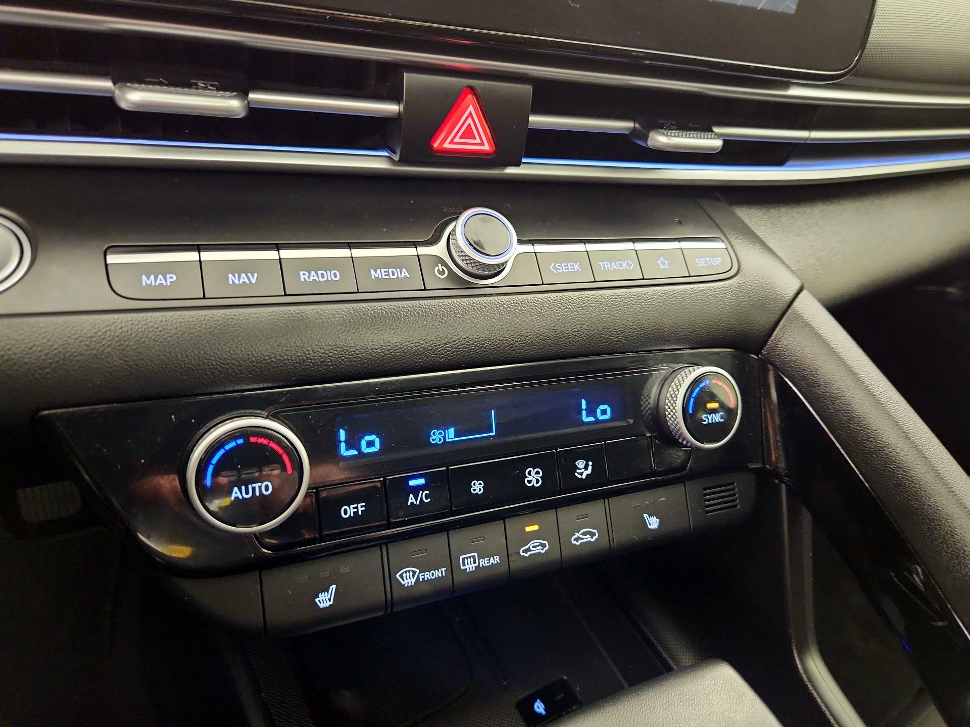 Thumbnail: 2025 Hyundai Elantra - 17